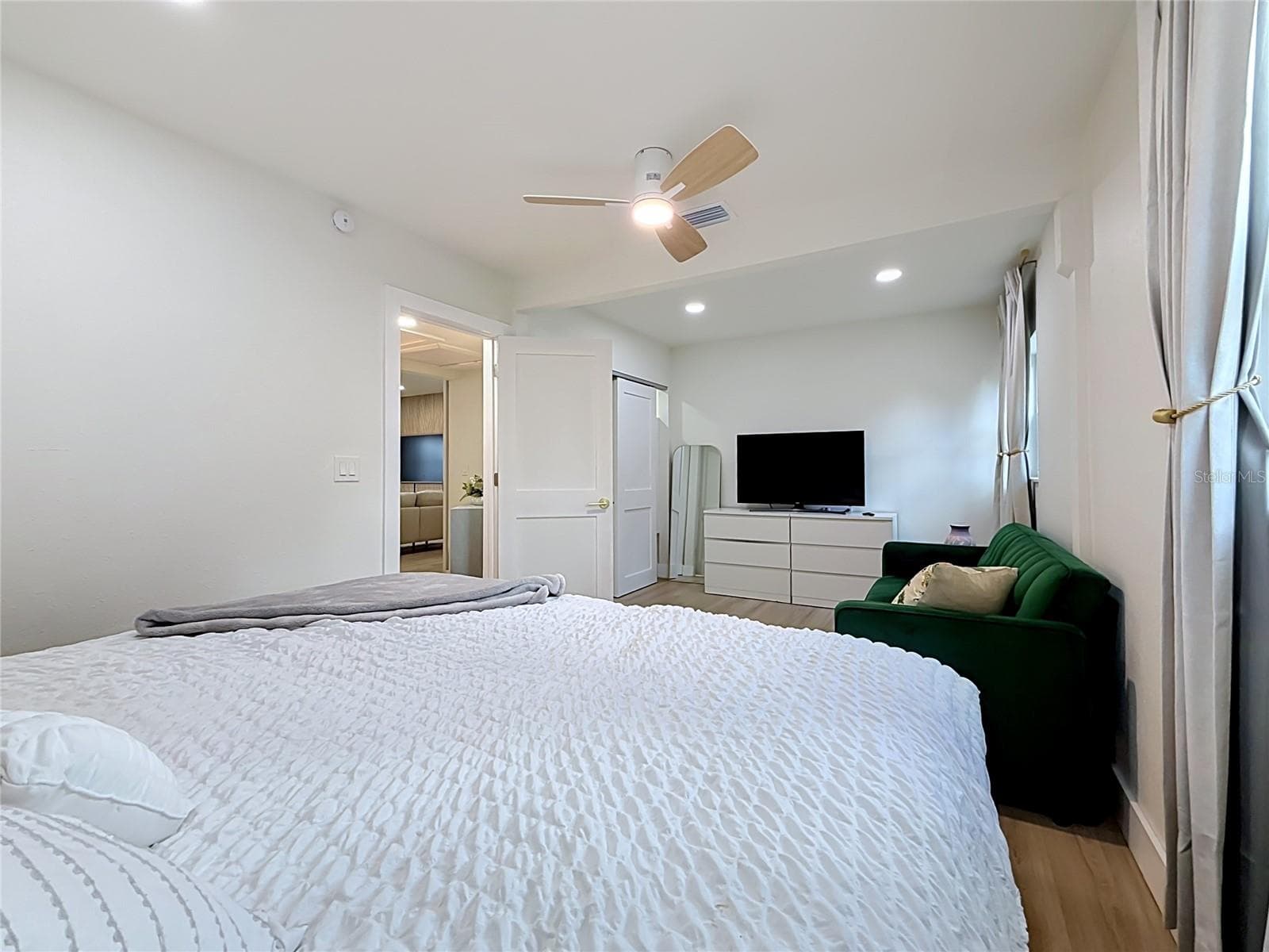 Single Family Residence at 5833 DARTMOUTH AVE N, ST PETERSBURG, photo 33 of 54
