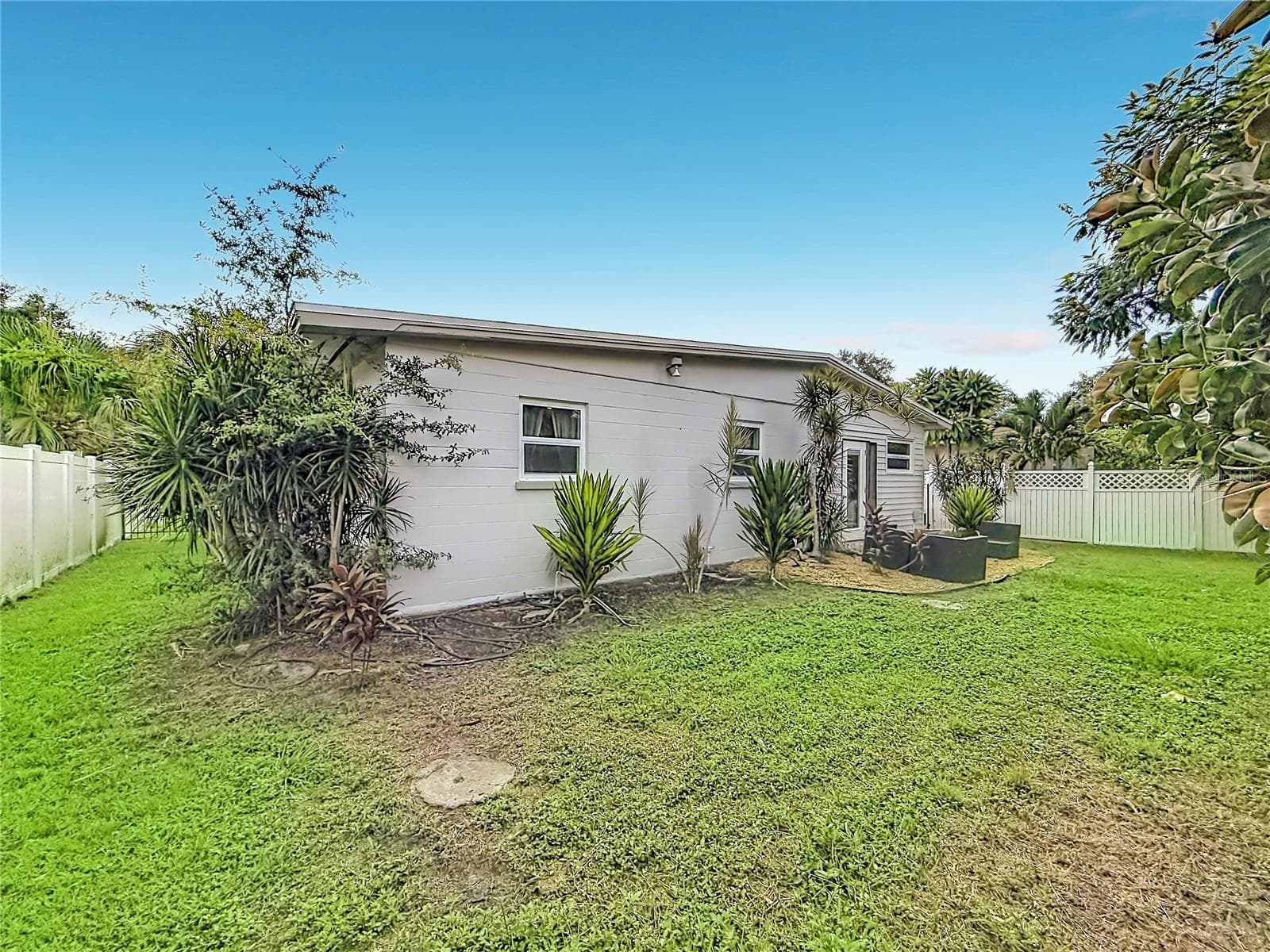 Single Family Residence at 5833 DARTMOUTH AVE N, ST PETERSBURG, photo 53 of 54