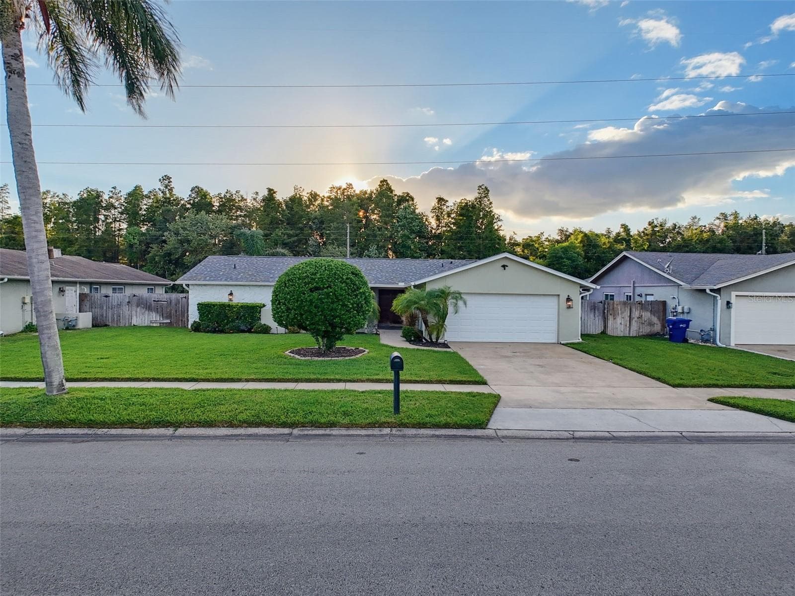 Single Family Residence at 1846 DEL ROBLES DR, CLEARWATER, photo 4 of 45
