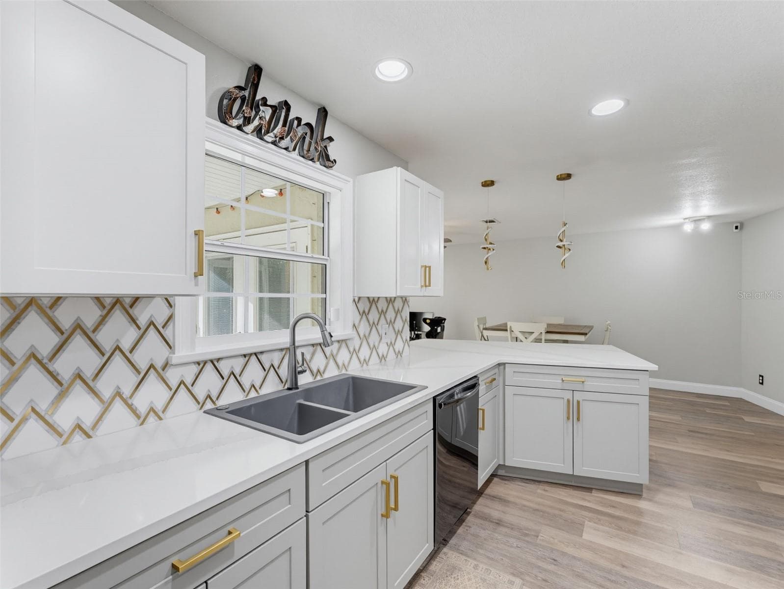 Single Family Residence at 1846 DEL ROBLES DR, CLEARWATER, photo 13 of 45