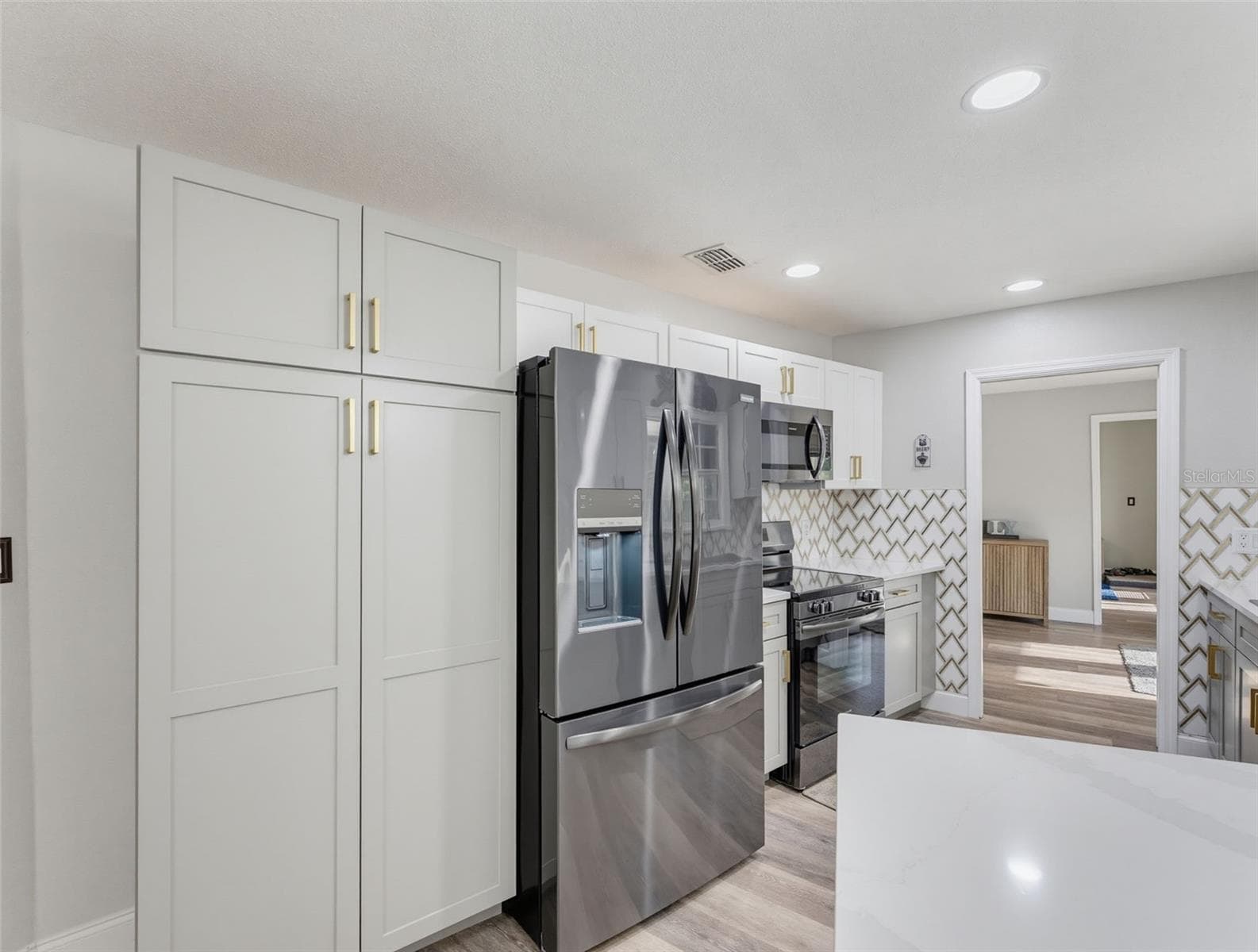 Single Family Residence at 1846 DEL ROBLES DR, CLEARWATER, photo 15 of 45