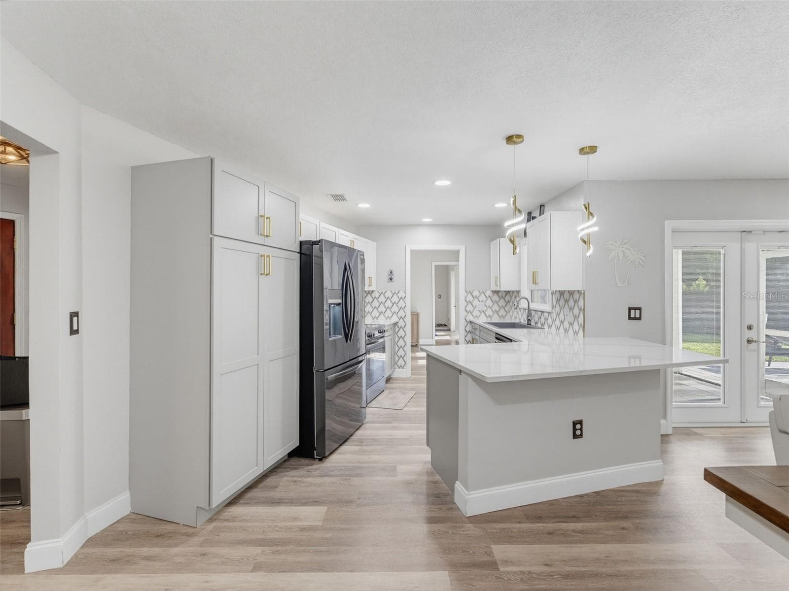 Single Family Residence at 1846 DEL ROBLES DR, CLEARWATER, photo 16 of 45