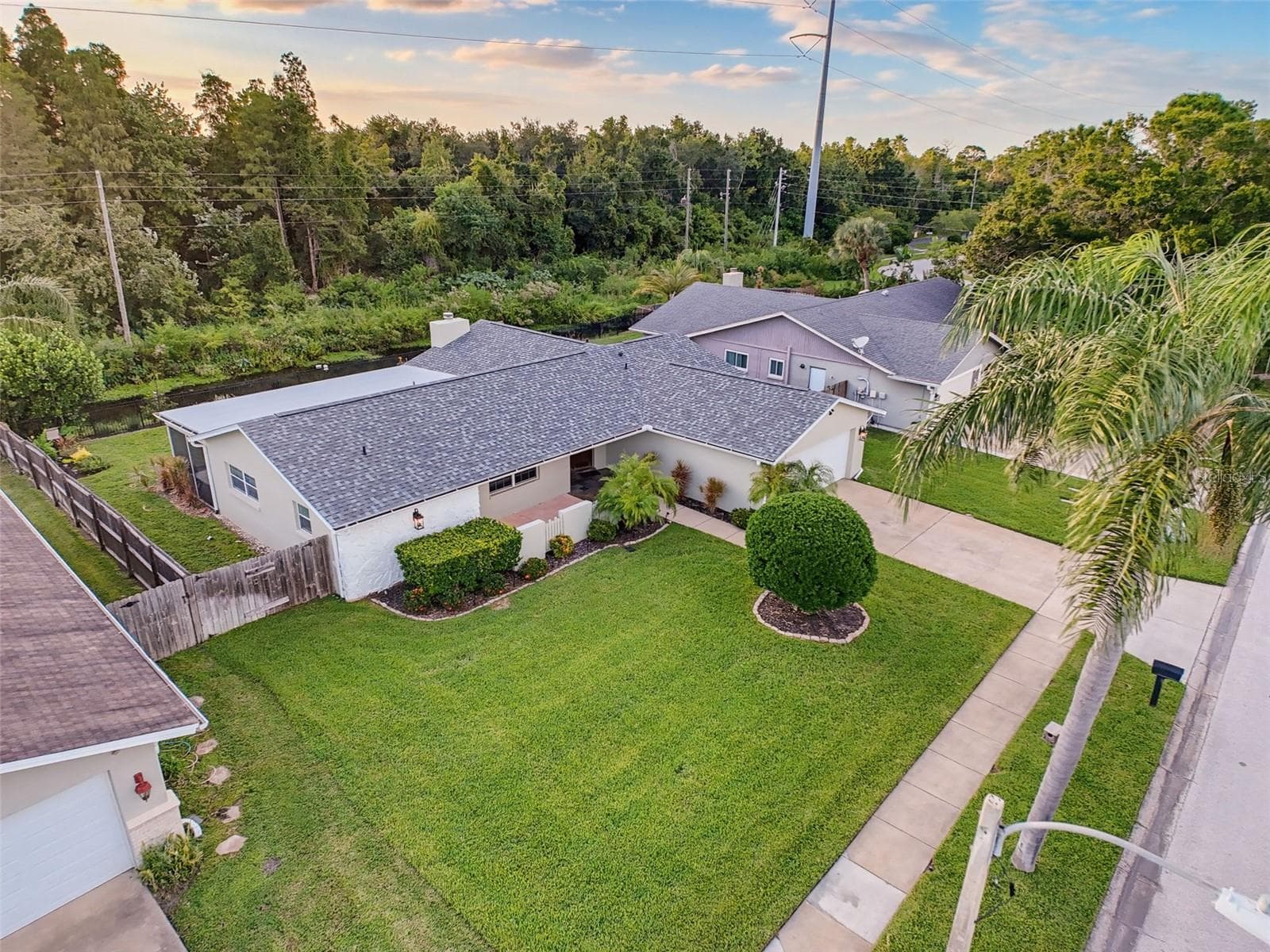 Single Family Residence at 1846 DEL ROBLES DR, CLEARWATER, photo 36 of 45