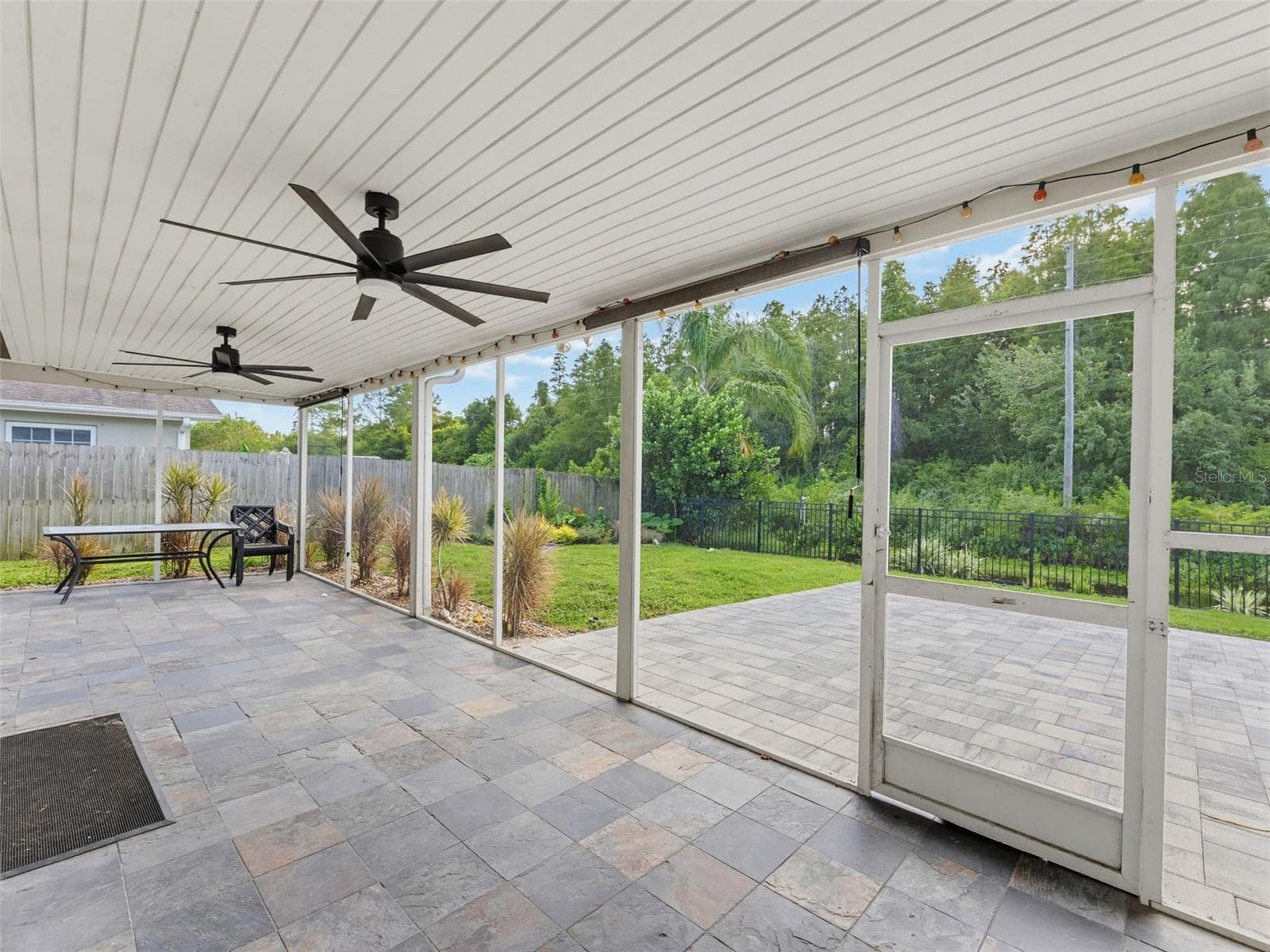 Single Family Residence at 1846 DEL ROBLES DR, CLEARWATER, photo 40 of 45