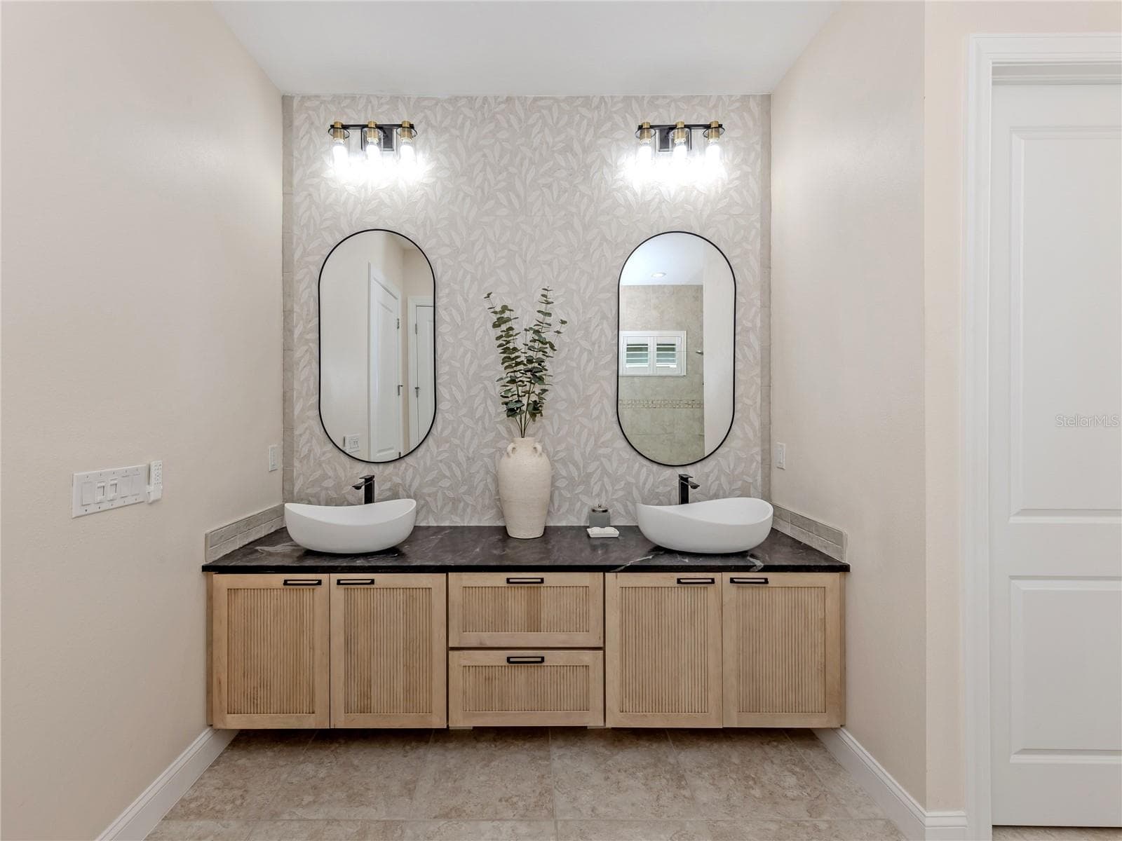 Single Family Residence at 10422 MEDJOOL DR, VENICE, photo 7 of 100