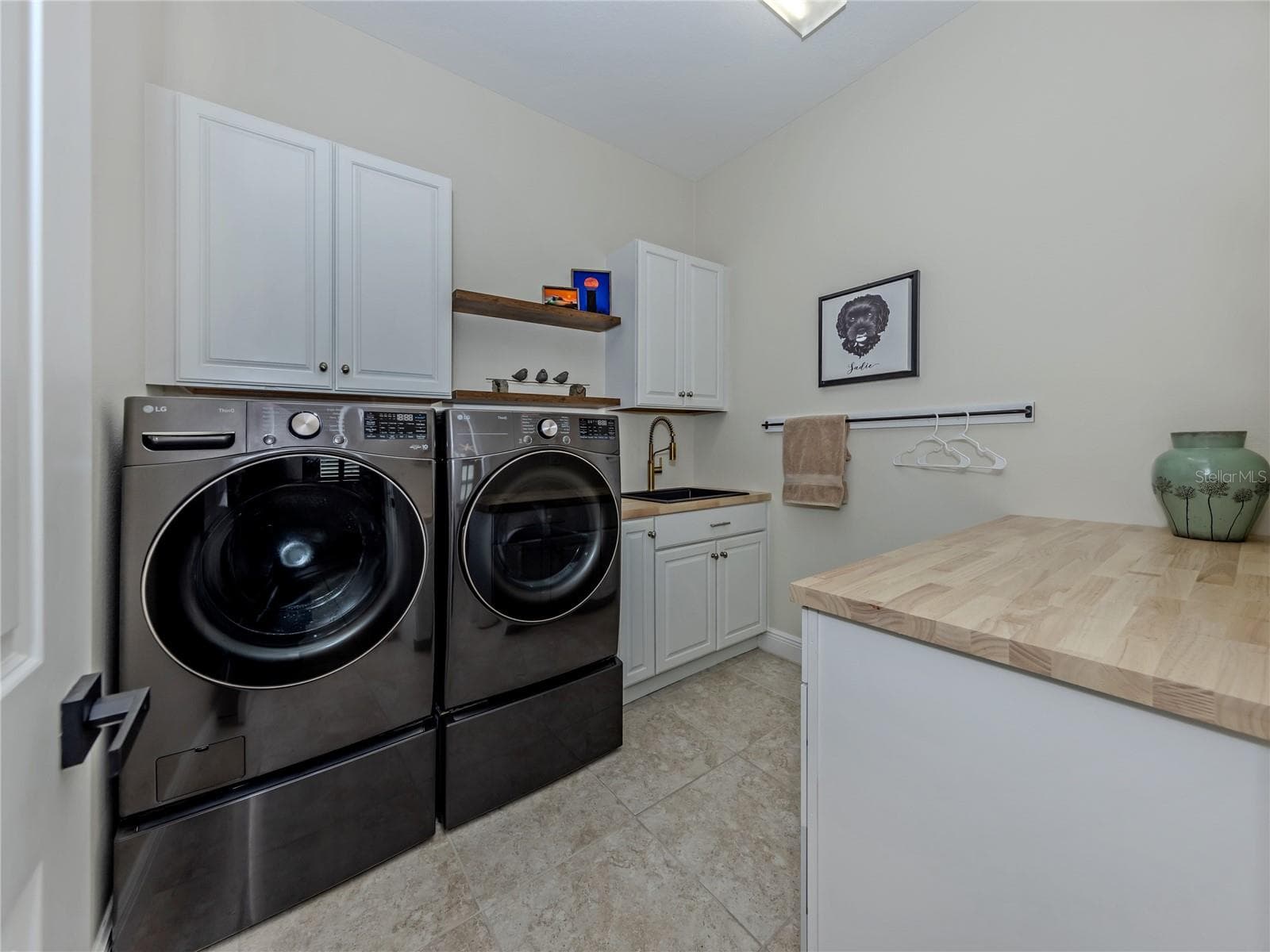 Single Family Residence at 10422 MEDJOOL DR, VENICE, photo 11 of 100