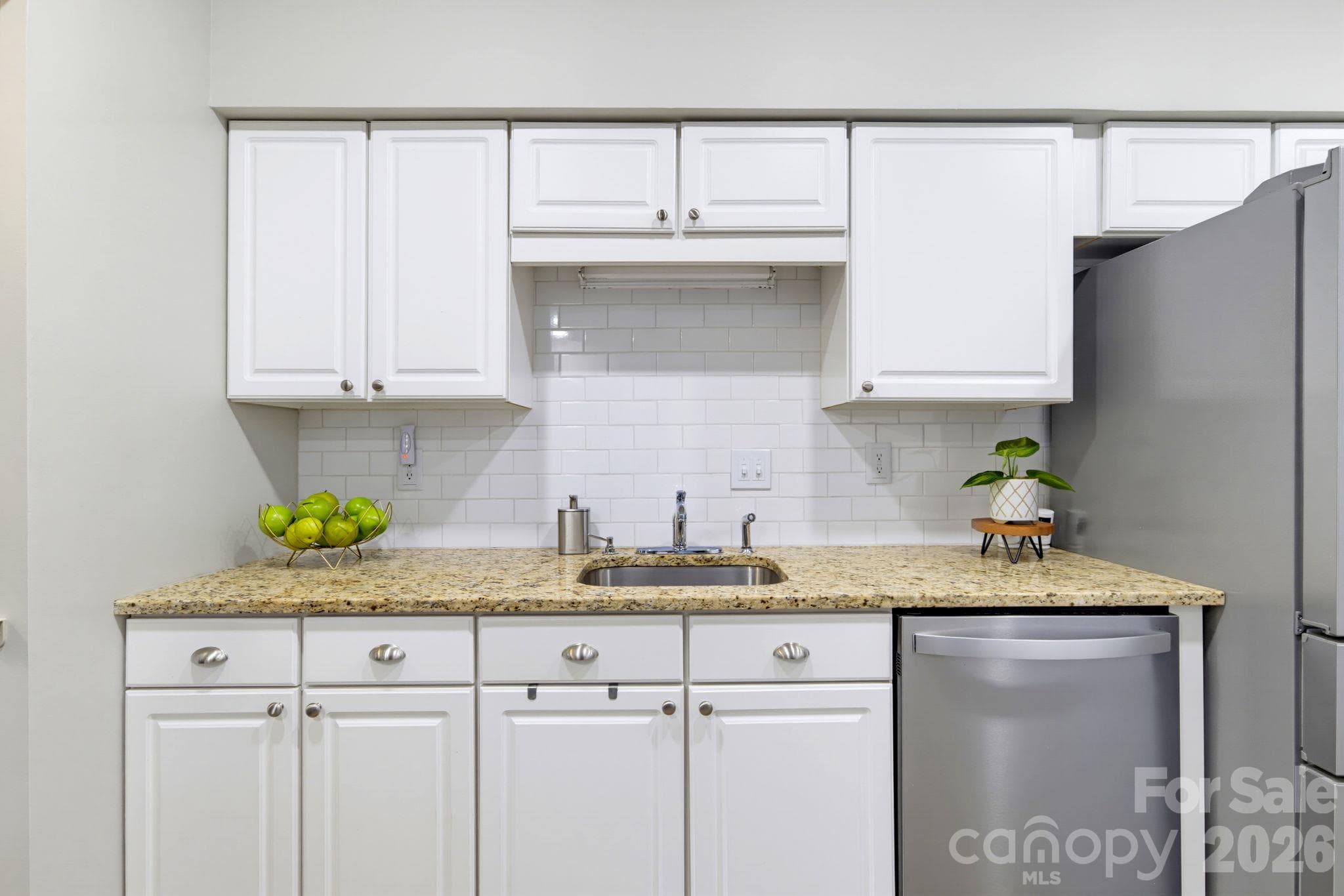Condominium at 5901 Quail Hollow Road, Charlotte, photo 11 of 28