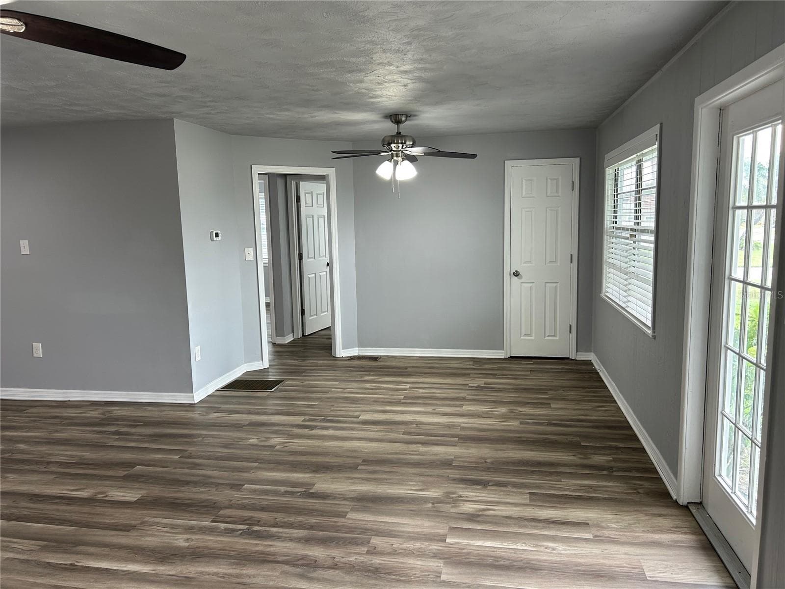 Single Family Residence at 4708 PARK ACRES DR, BRADENTON, photo 6 of 49