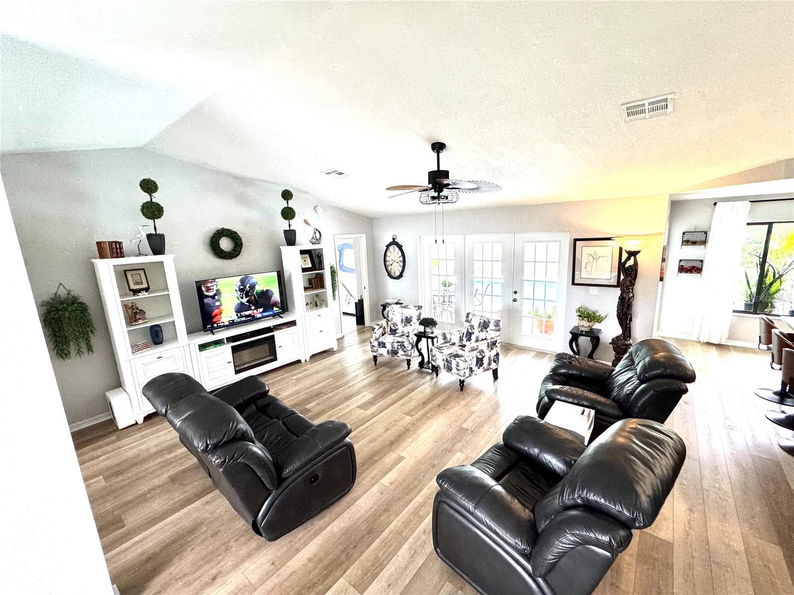 Single Family Residence at 8107 TEDBURN PARK, SPRING HILL, photo 6 of 41