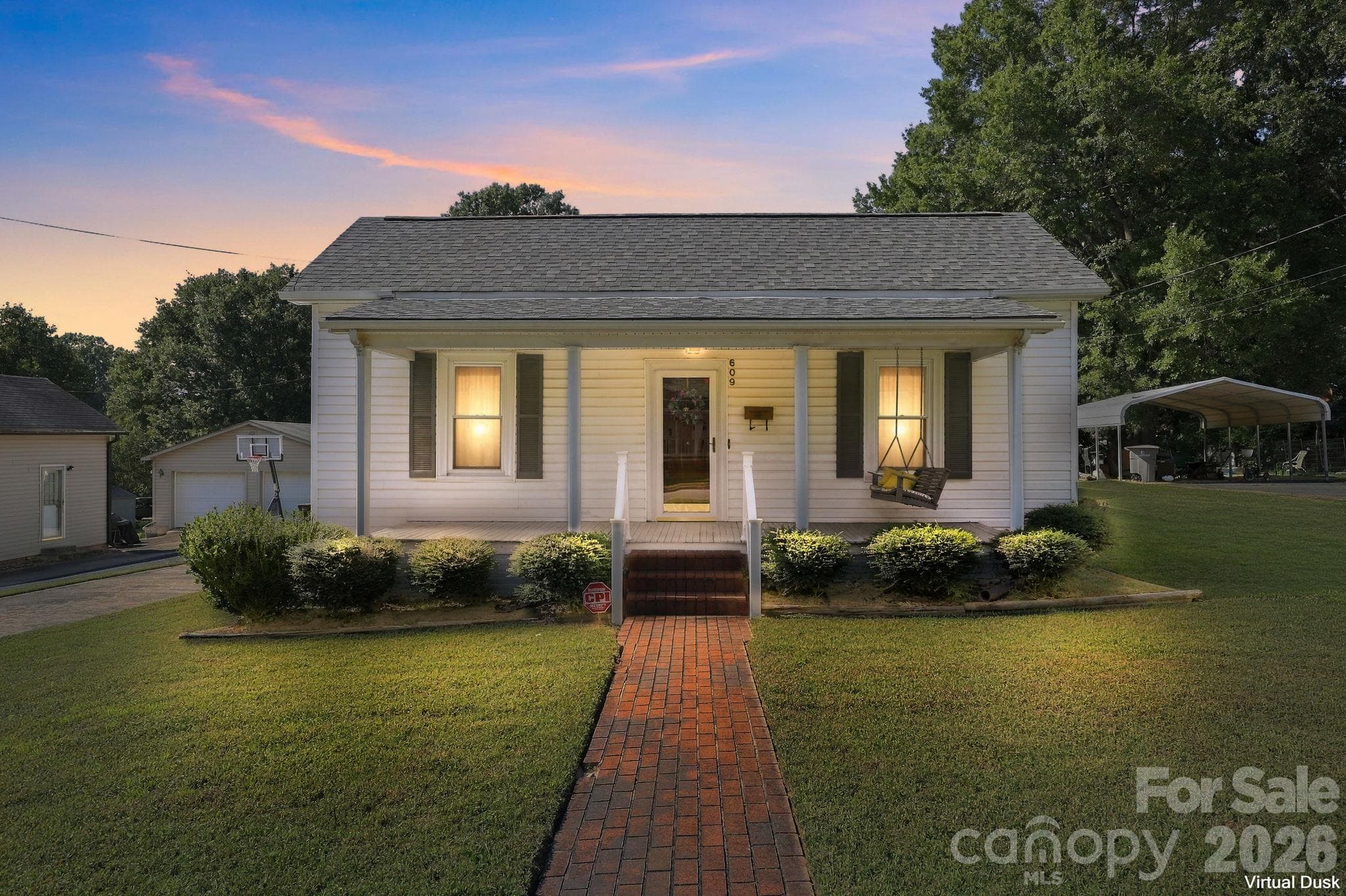 609 Poplar Avenue