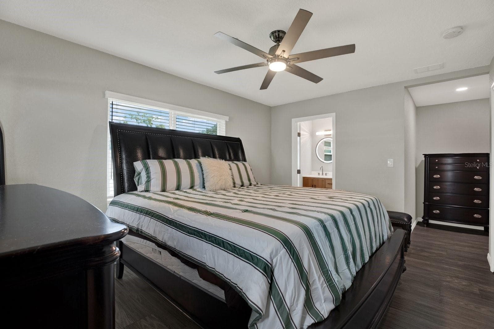 Single Family Residence at 1000 59TH AVE S, ST PETERSBURG, photo 6 of 19