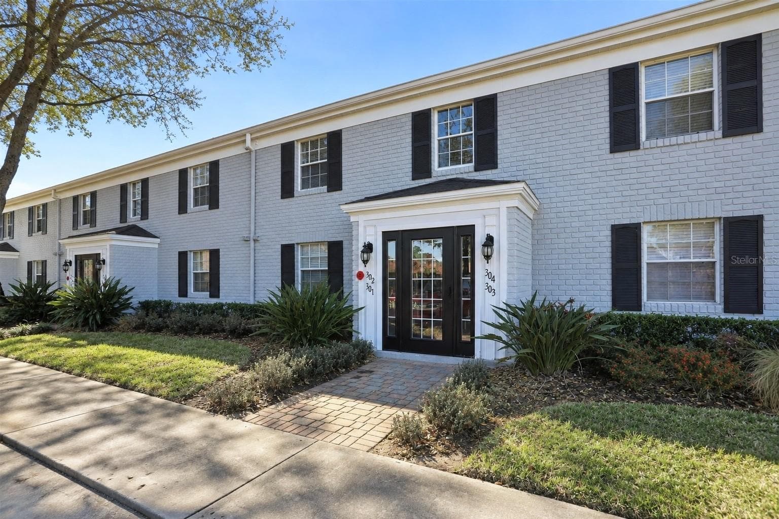 302 LEWFIELD CIR #302