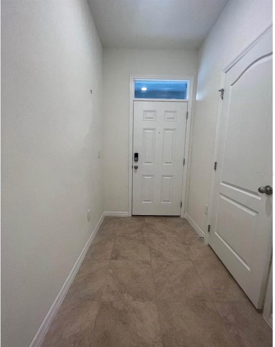 Townhouse at 1296 YELLOW FINCH DR, DAVENPORT, photo 4 of 15