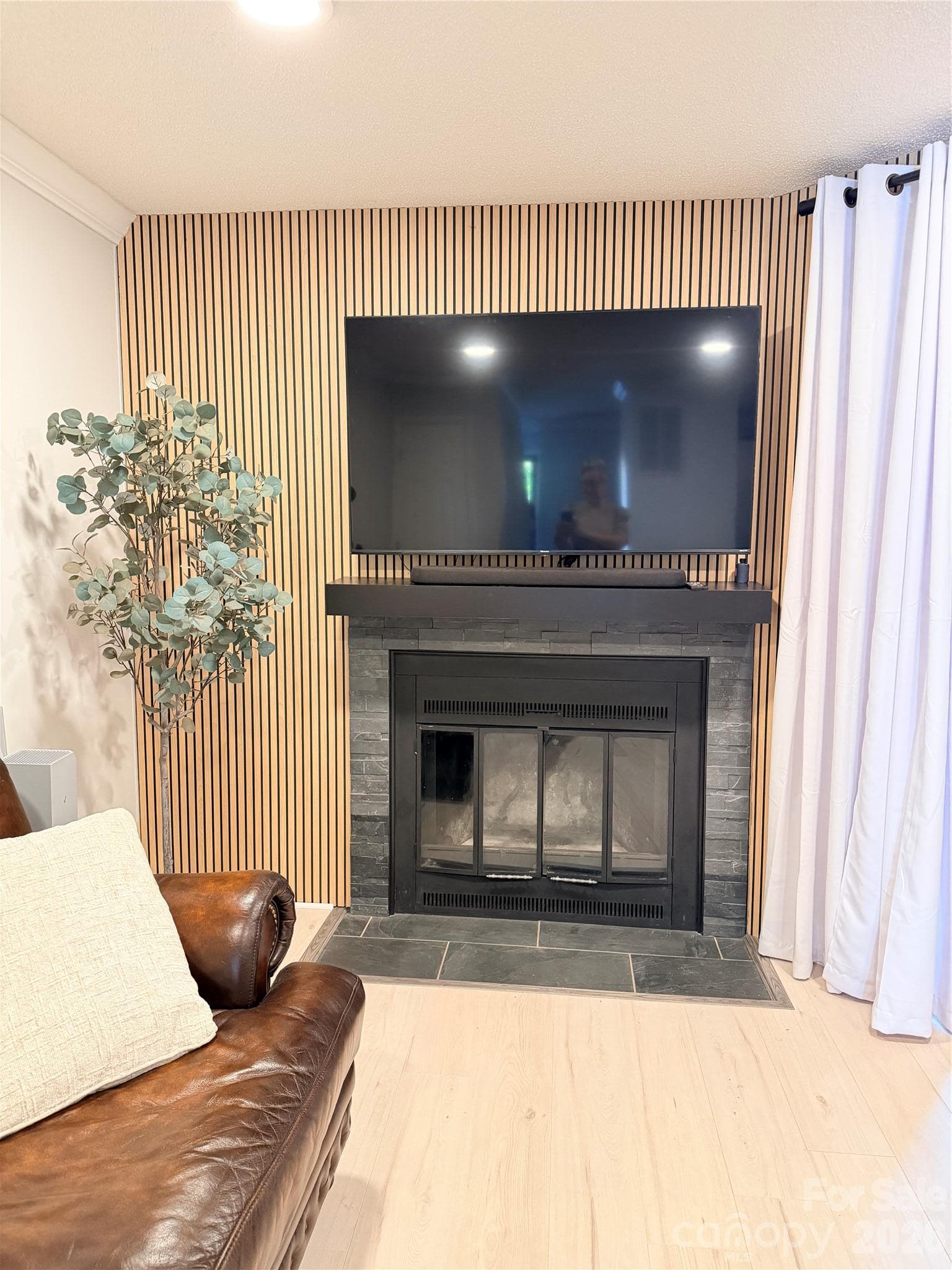 Condominium at 26 11th Avenue NE, Hickory, photo 4 of 46