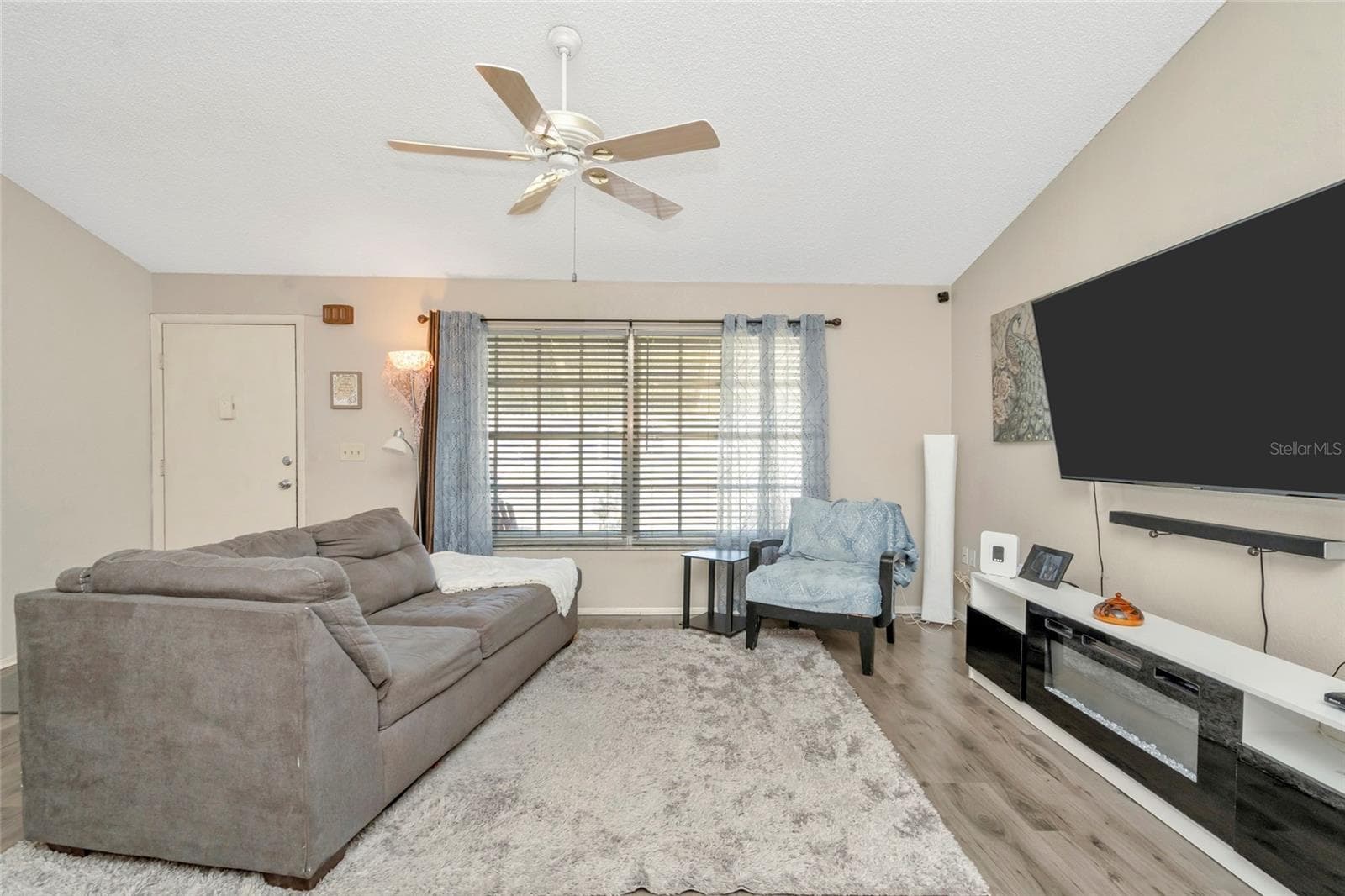 Living Room - 7508 COMO DR, NEW PORT RICHEY