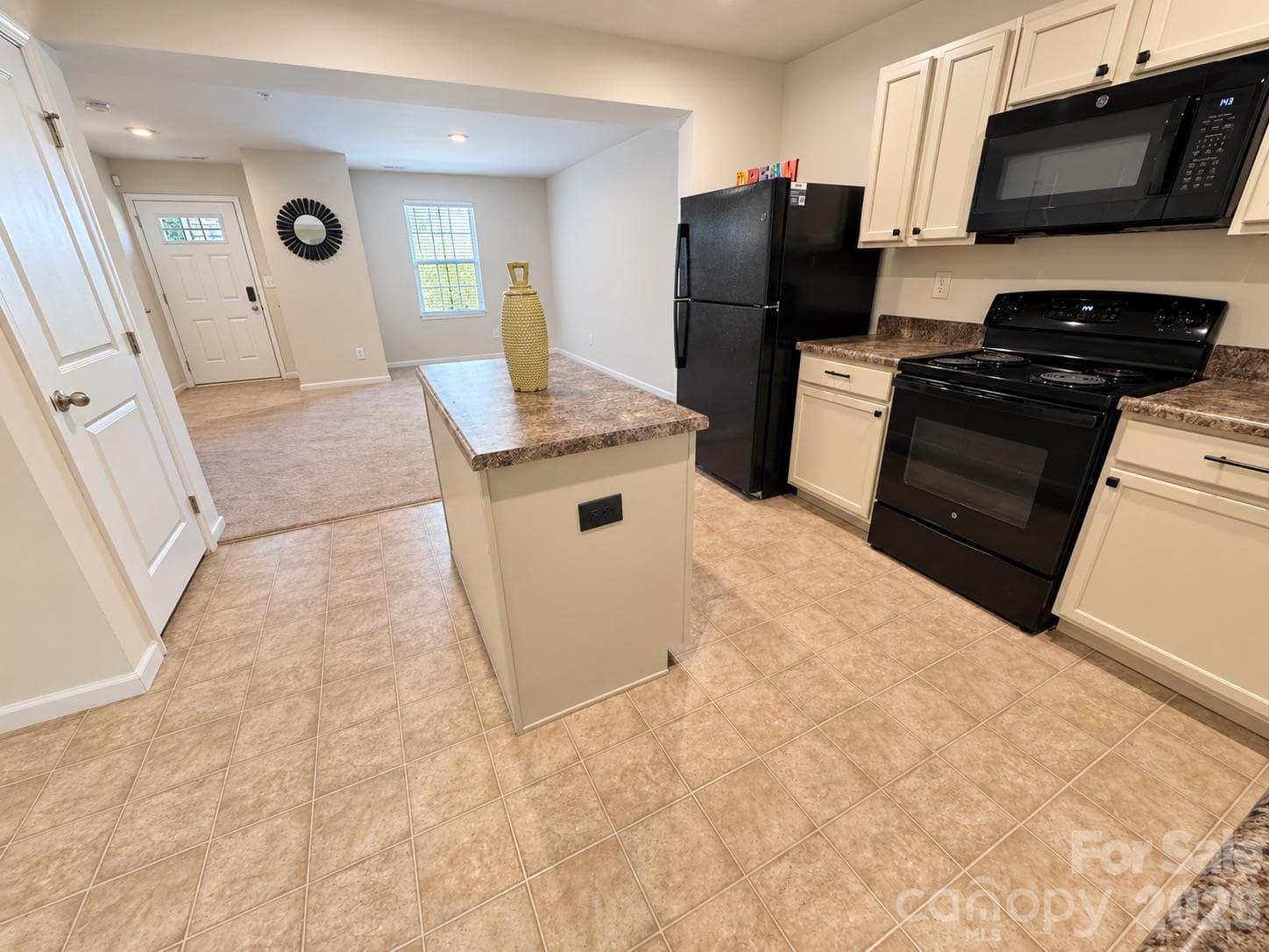 Open Flow From Living room to Kitchen - 5356 Austin Knoll Court, Charlotte