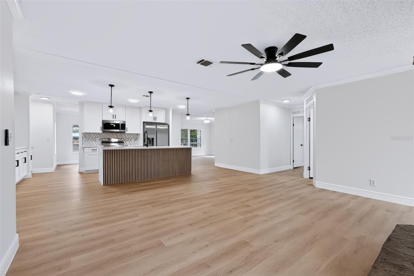 Kitchen Family room - 14100 LITTLE RANCH RD, SPRING HILL