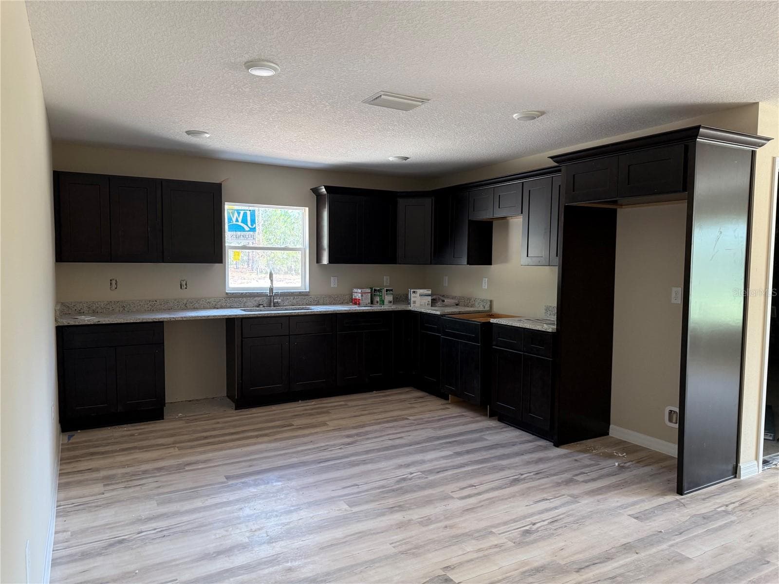Single Family Residence at 15390 NE 5TH ST, WILLISTON, photo 7 of 15