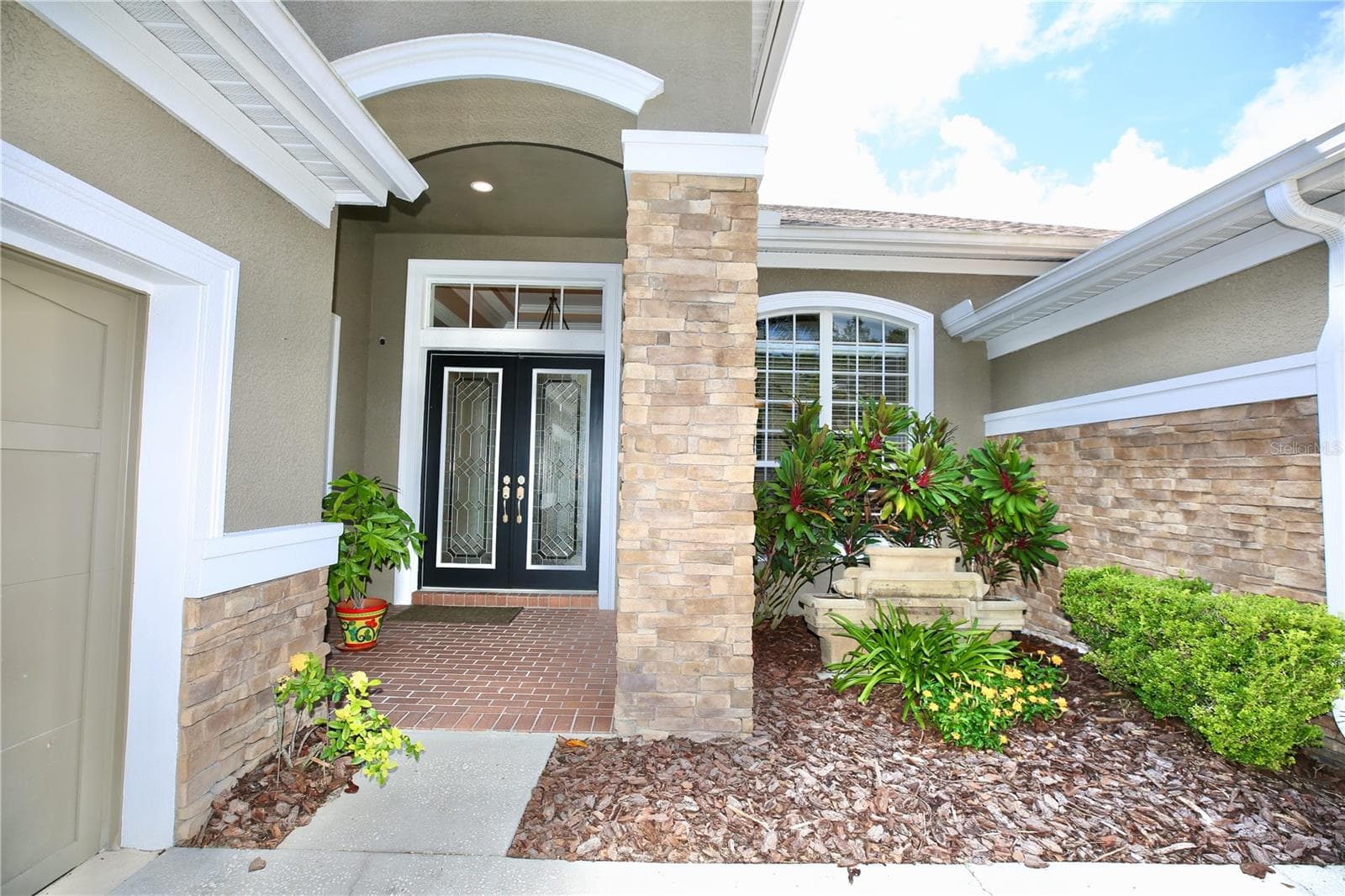 Front Foyer Area - 14824 TUDOR CHASE DR, TAMPA