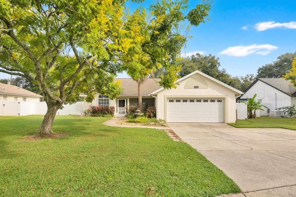 204 HARBOR DR