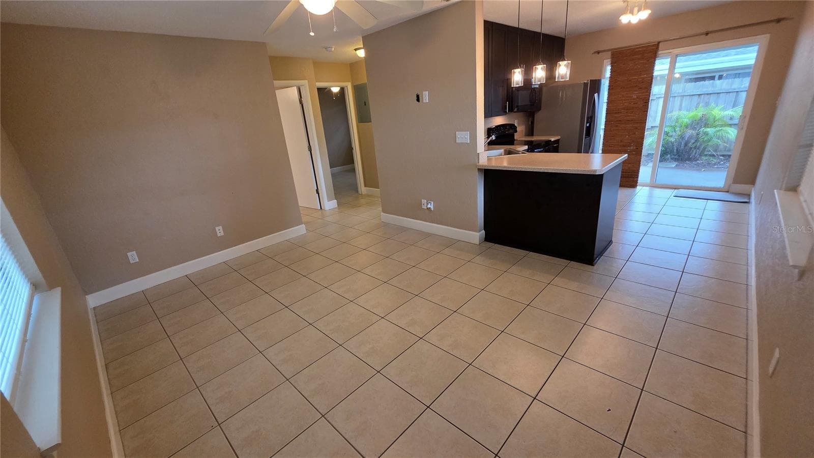Kitchen and Living Room Combo - 3118 S BUMBY AVE AVE #B5, ORLANDO