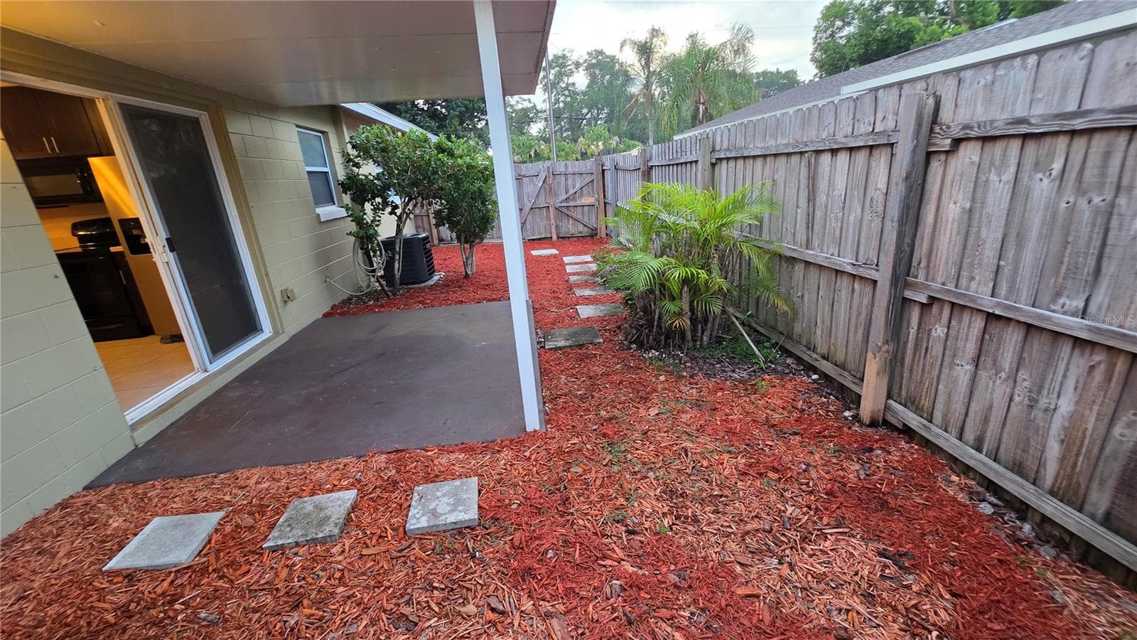 Private Fenced Backyard with Covered Porch - 3118 S BUMBY AVE AVE #B5, ORLANDO