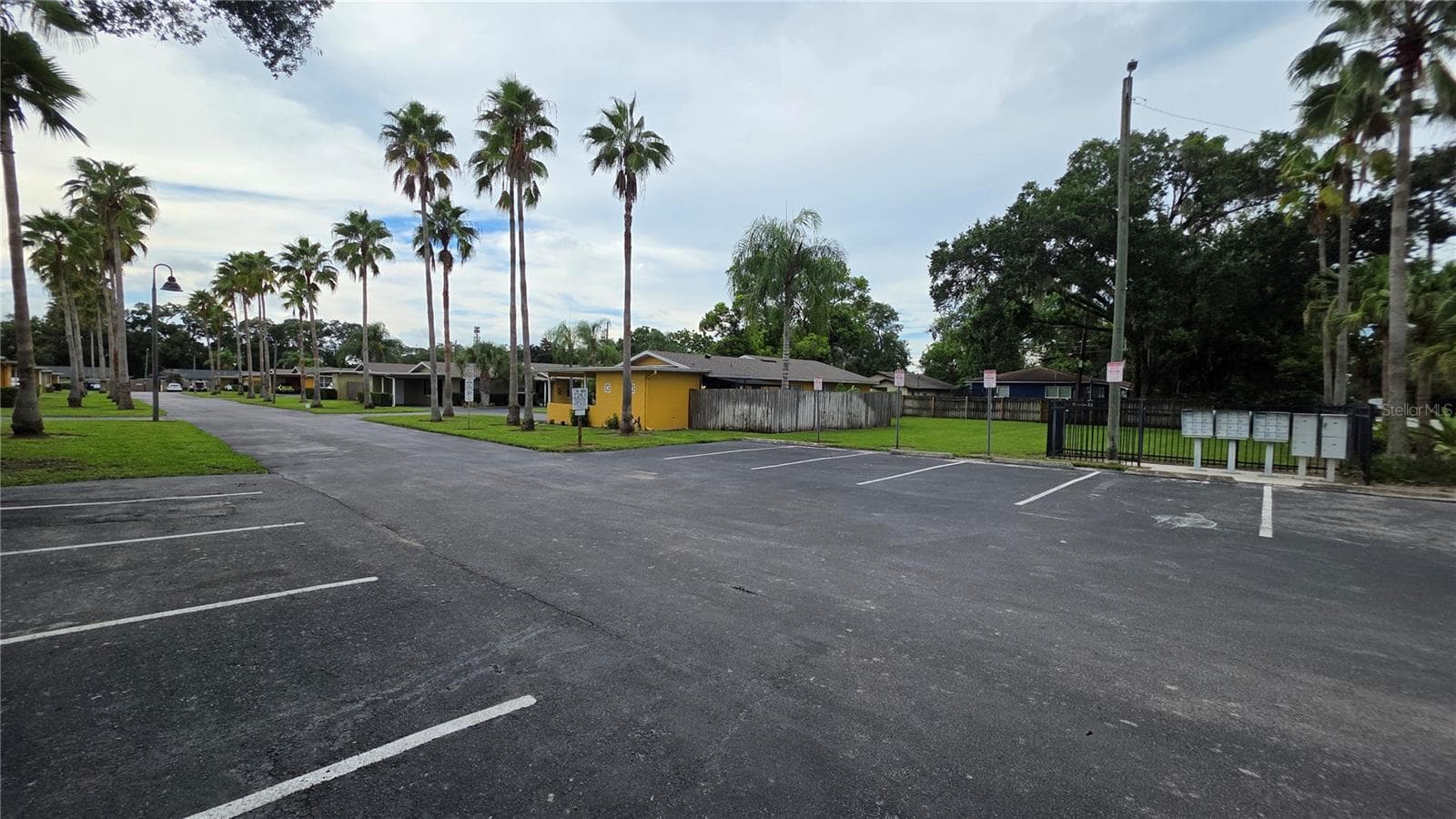 Guest Parking & Mailboxes - 3118 S BUMBY AVE AVE #B5, ORLANDO