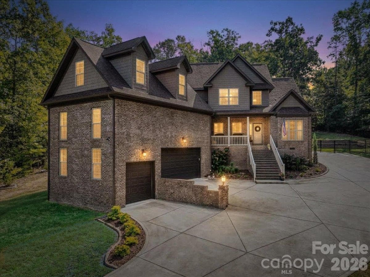 330 Woodland Glen Road