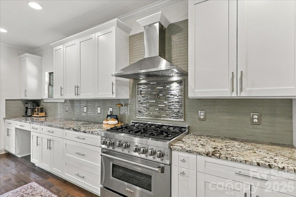Single Family Residence at 330 Woodland Glen Road, Clover, photo 6 of 48