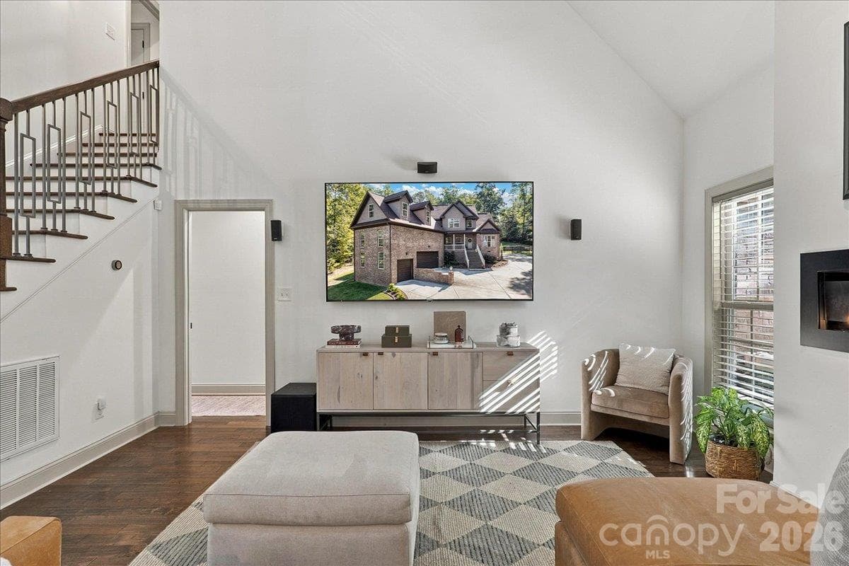 Single Family Residence at 330 Woodland Glen Road, Clover, photo 10 of 48