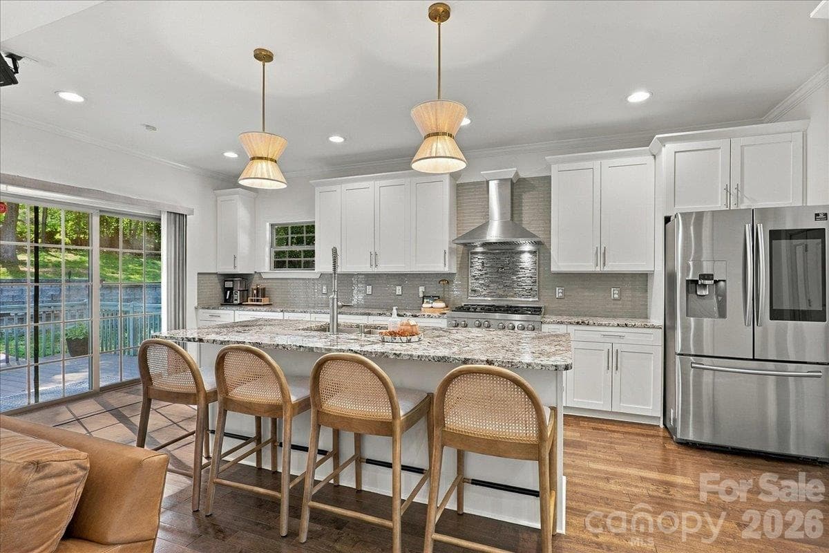 Single Family Residence at 330 Woodland Glen Road, Clover, photo 13 of 48