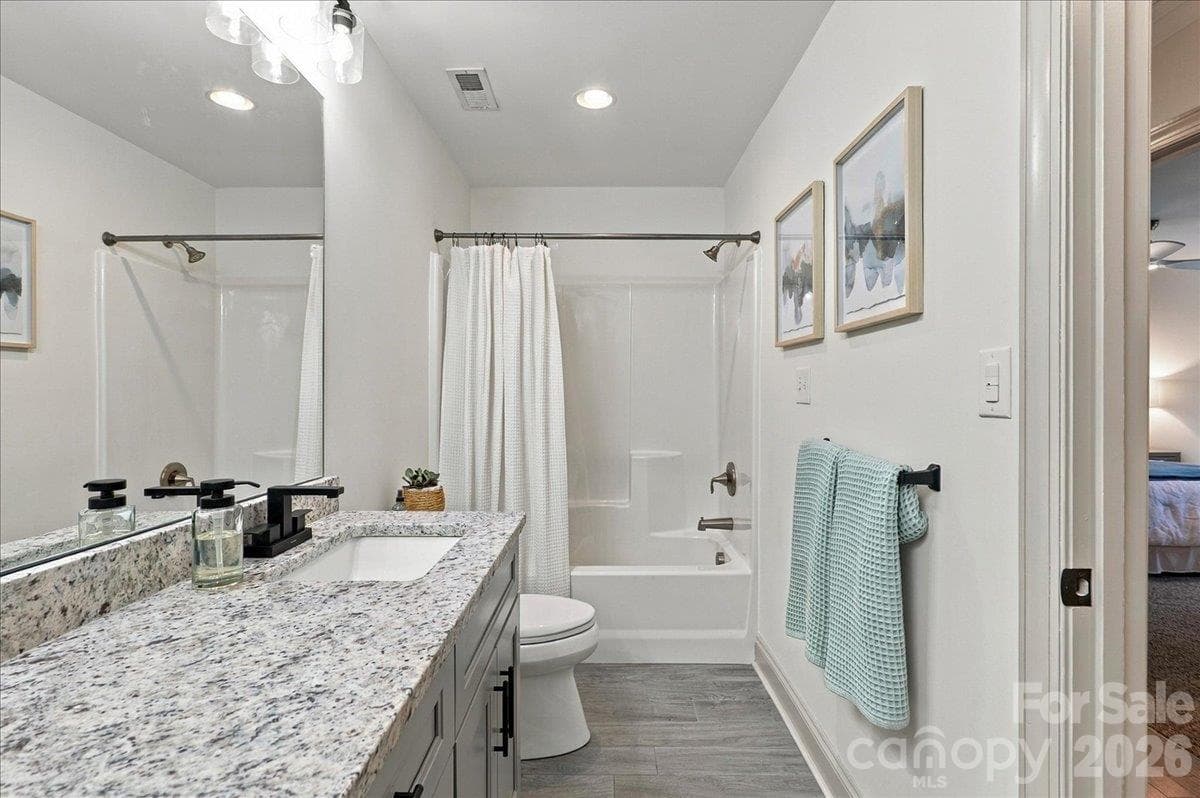Single Family Residence at 330 Woodland Glen Road, Clover, photo 32 of 48