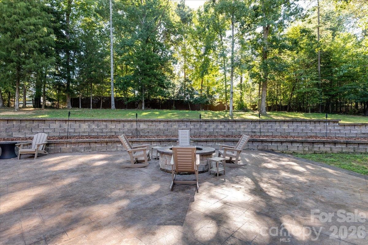 Single Family Residence at 330 Woodland Glen Road, Clover, photo 39 of 48