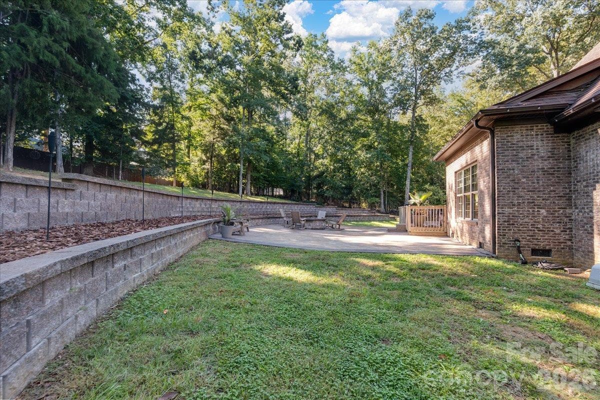 Single Family Residence at 330 Woodland Glen Road, Clover, photo 41 of 48
