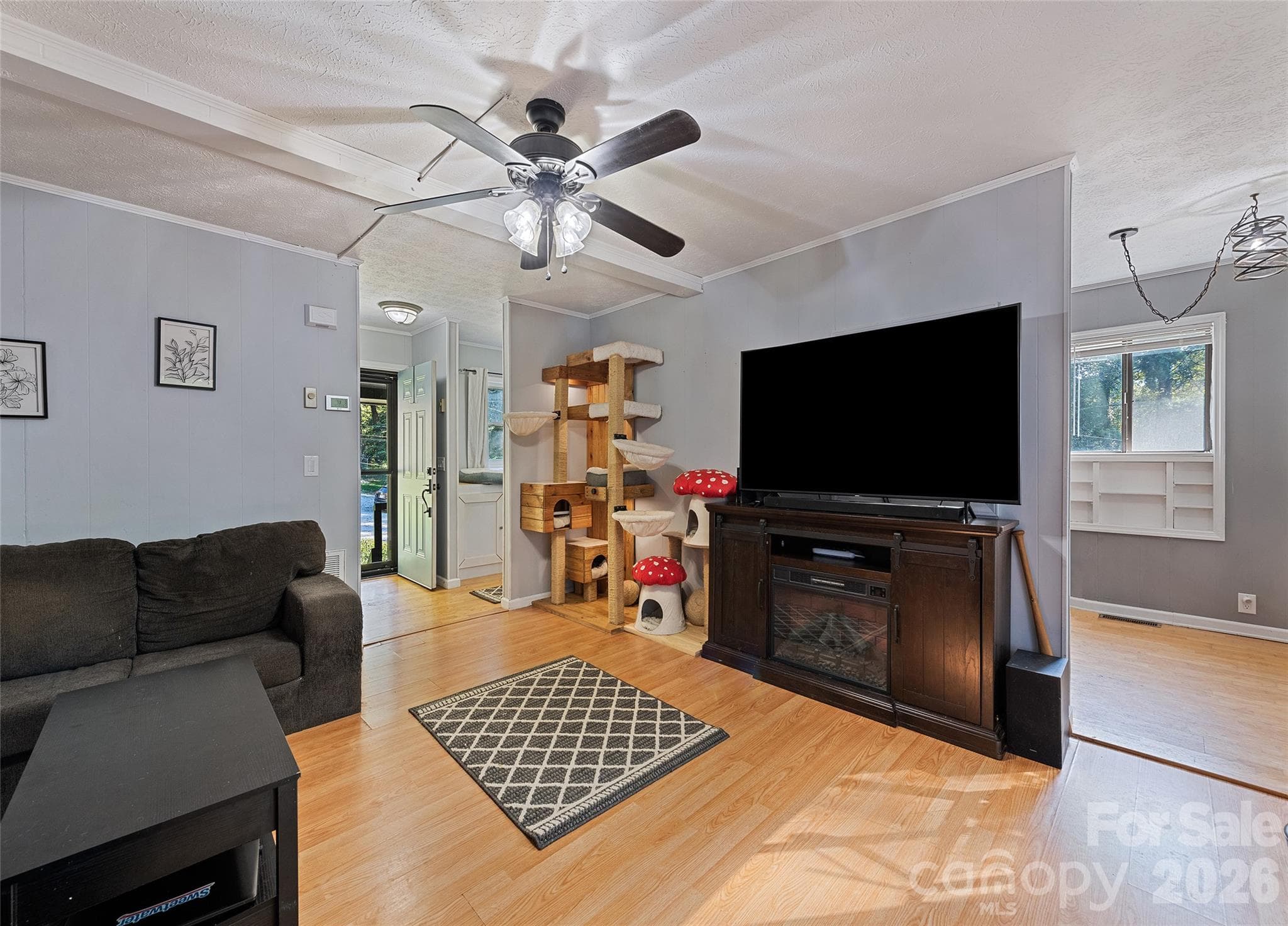 Living room leading into kitchen - - 177 Forest Drive, Clyde