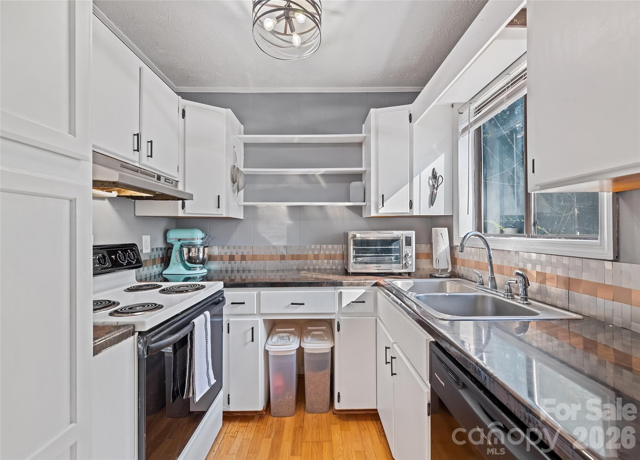 Bright and full of natural light- - 177 Forest Drive, Clyde
