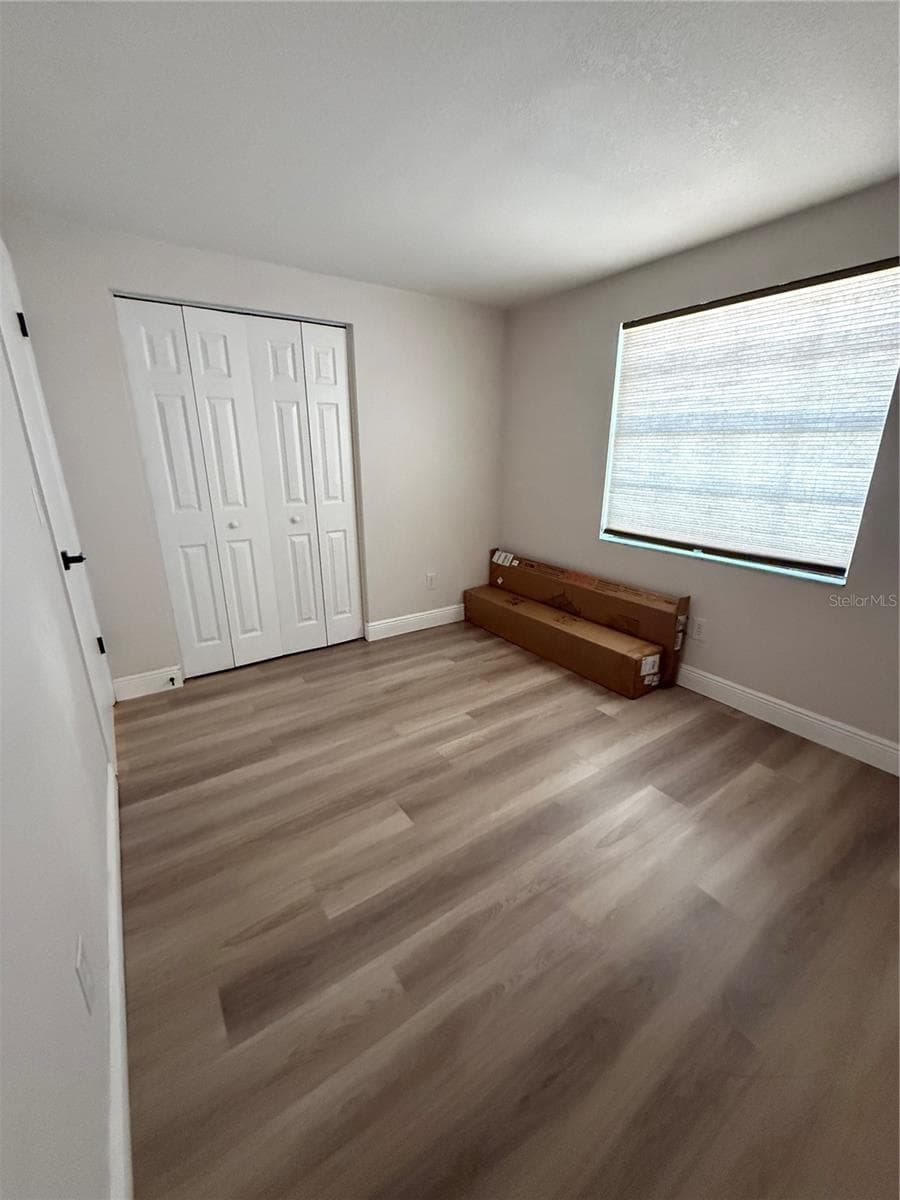 Single Family Residence at 12418 QUEENSLAND LN, TAMPA, photo 9 of 26