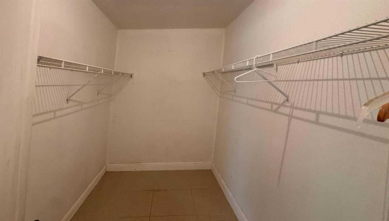 Walk-in Closet - 822 VALNERA CT, KISSIMMEE