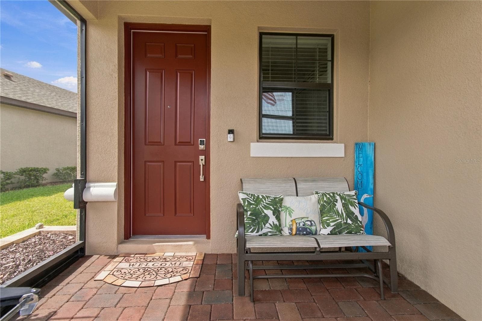 Enclosed front lanai - 1120 VIA GALUPPI ST, POINCIANA