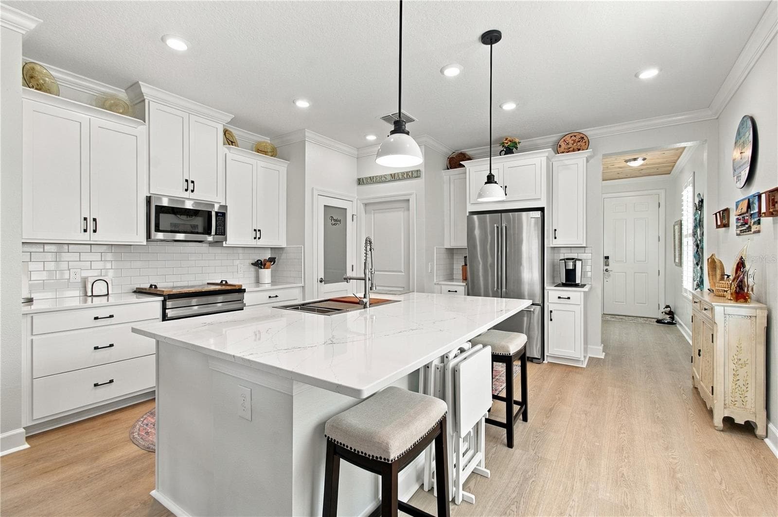 Kitchen looking back toward the front door - 1120 VIA GALUPPI ST, POINCIANA