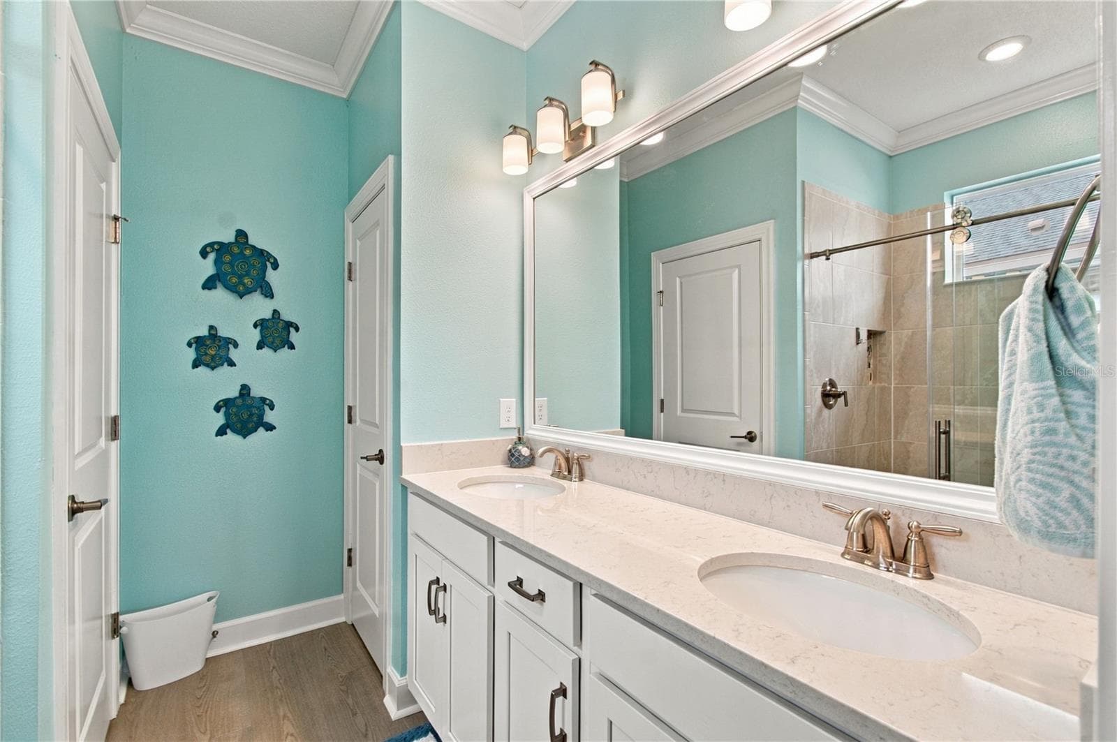 Dual sinks, private water closet and linen closet - 1120 VIA GALUPPI ST, POINCIANA
