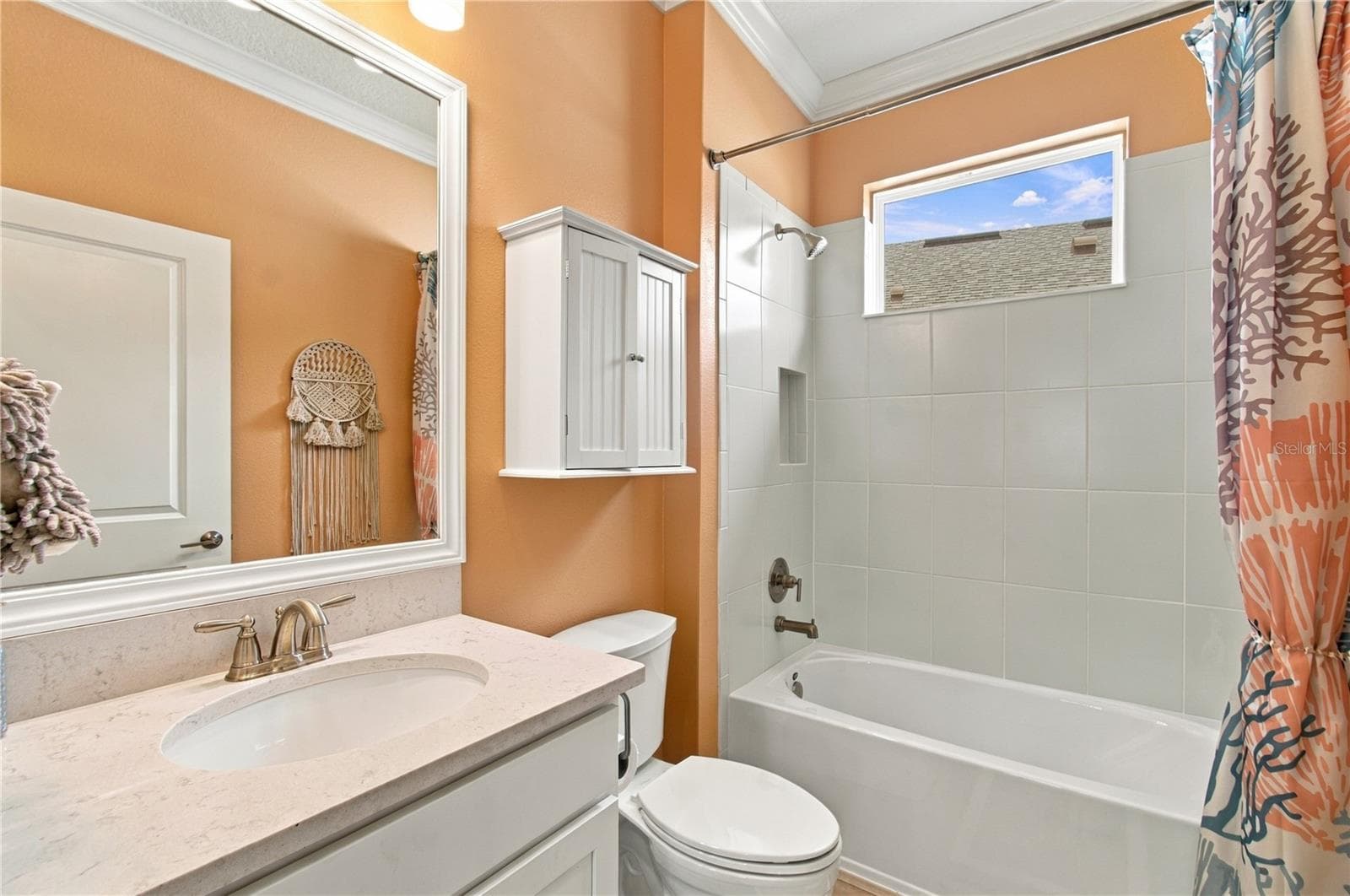 tub/shower - 1120 VIA GALUPPI ST, POINCIANA
