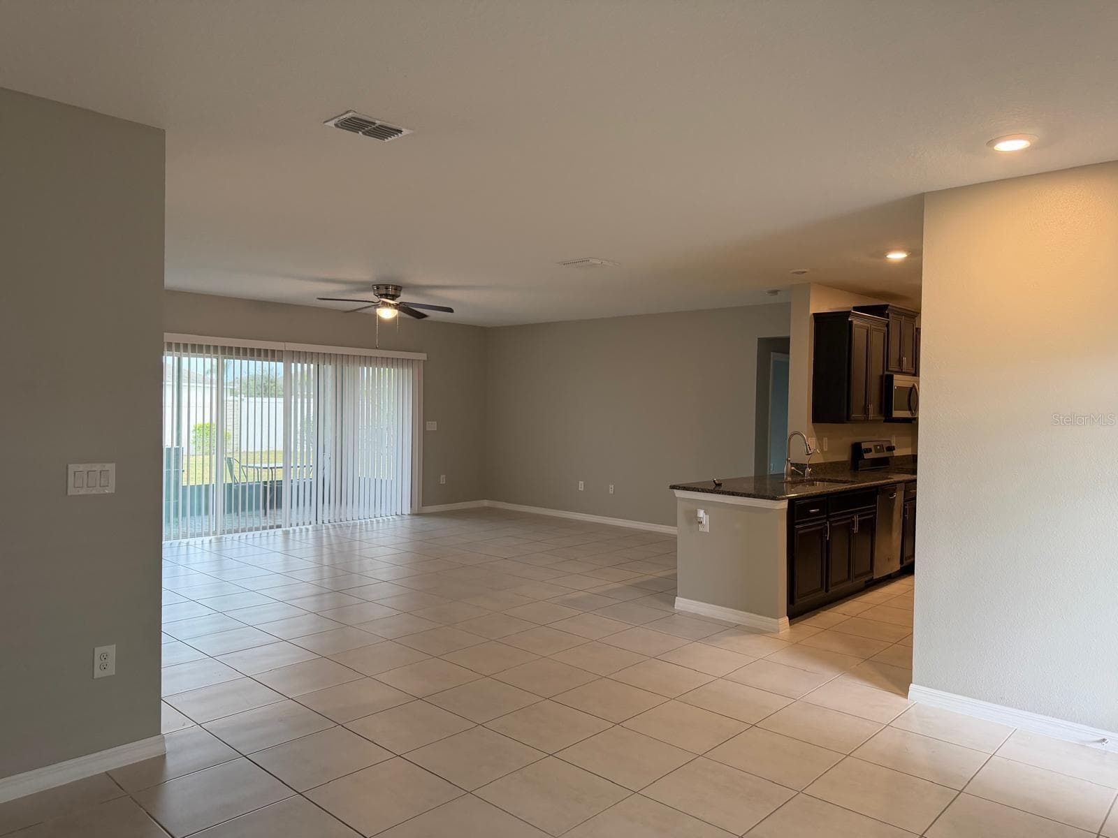 Single Family Residence at 331 QUARRY ROCK CIR, KISSIMMEE, photo 7 of 46