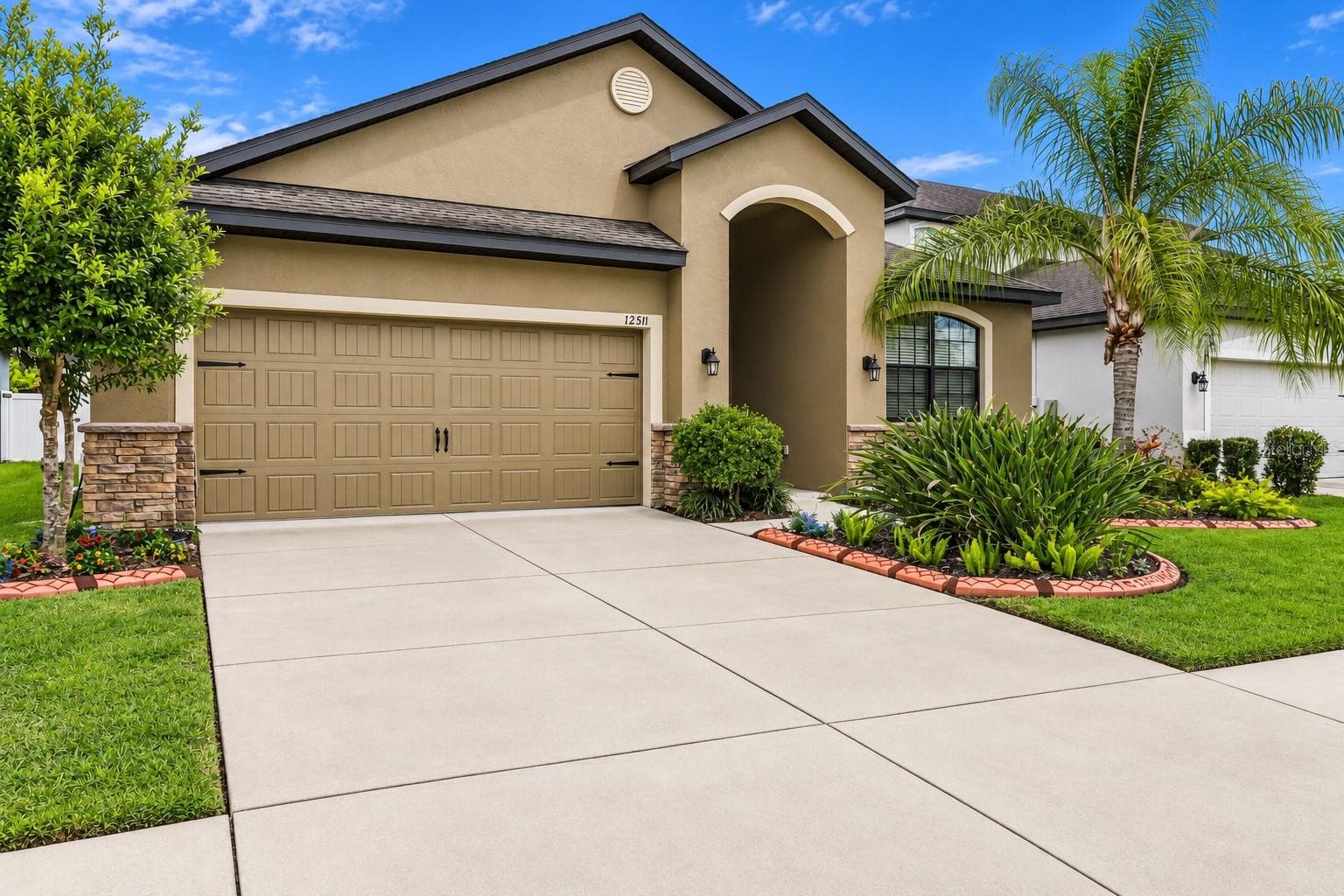 Single Family Residence at 12511 BALLENTRAE FOREST DR, RIVERVIEW, photo 2 of 45