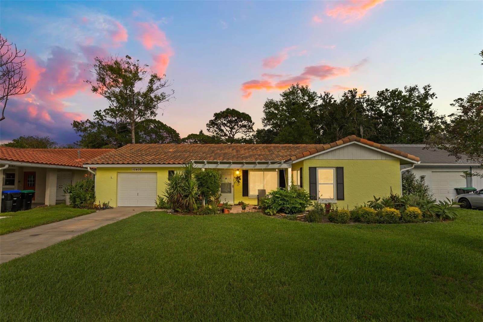 10409 HIDDEN LN