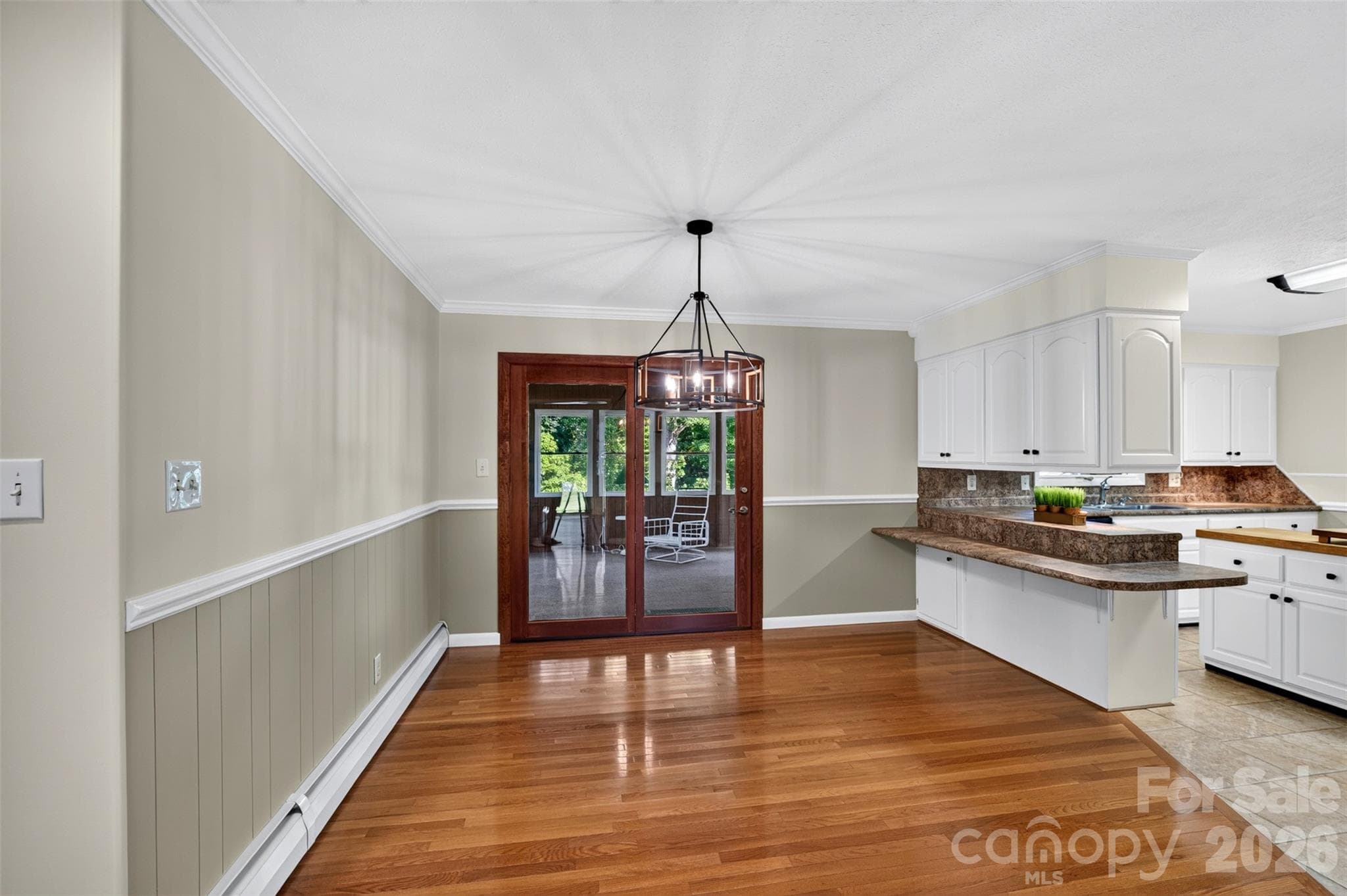 Dining - 1007 Woodland Street SE, Valdese