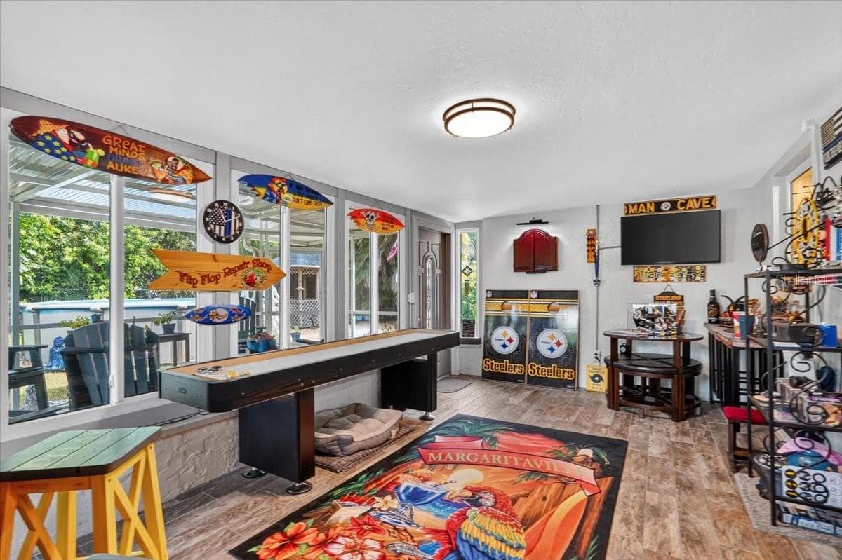 Florida Room. - 5503 18TH AVE E, BRADENTON
