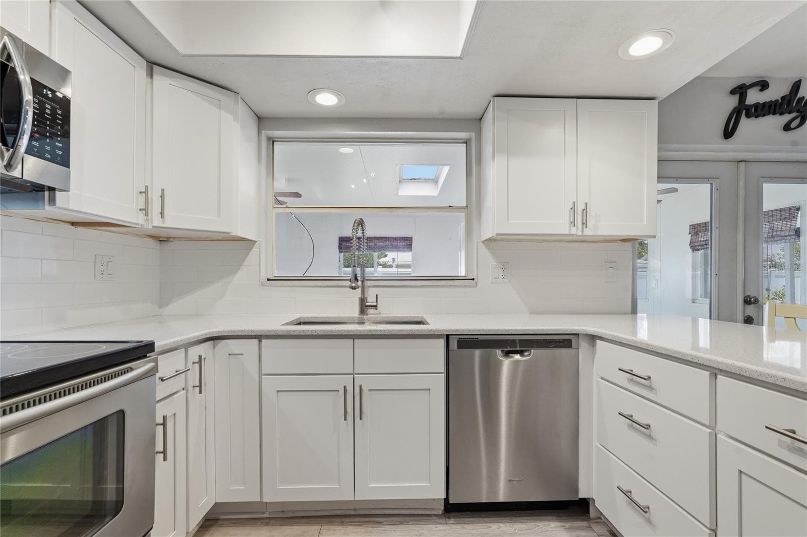 Single Family Residence at 1634 DALE CIR N, DUNEDIN, photo 11 of 37