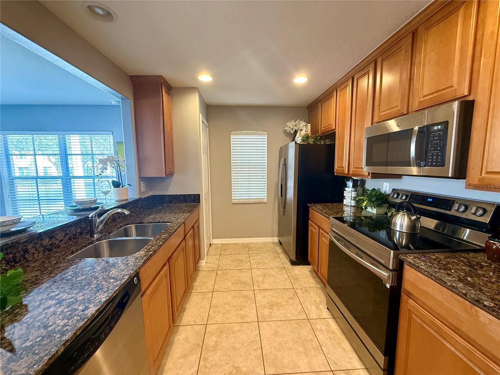 Townhouse at 12910 JESSUP WATCH PL, RIVERVIEW, photo 9 of 42