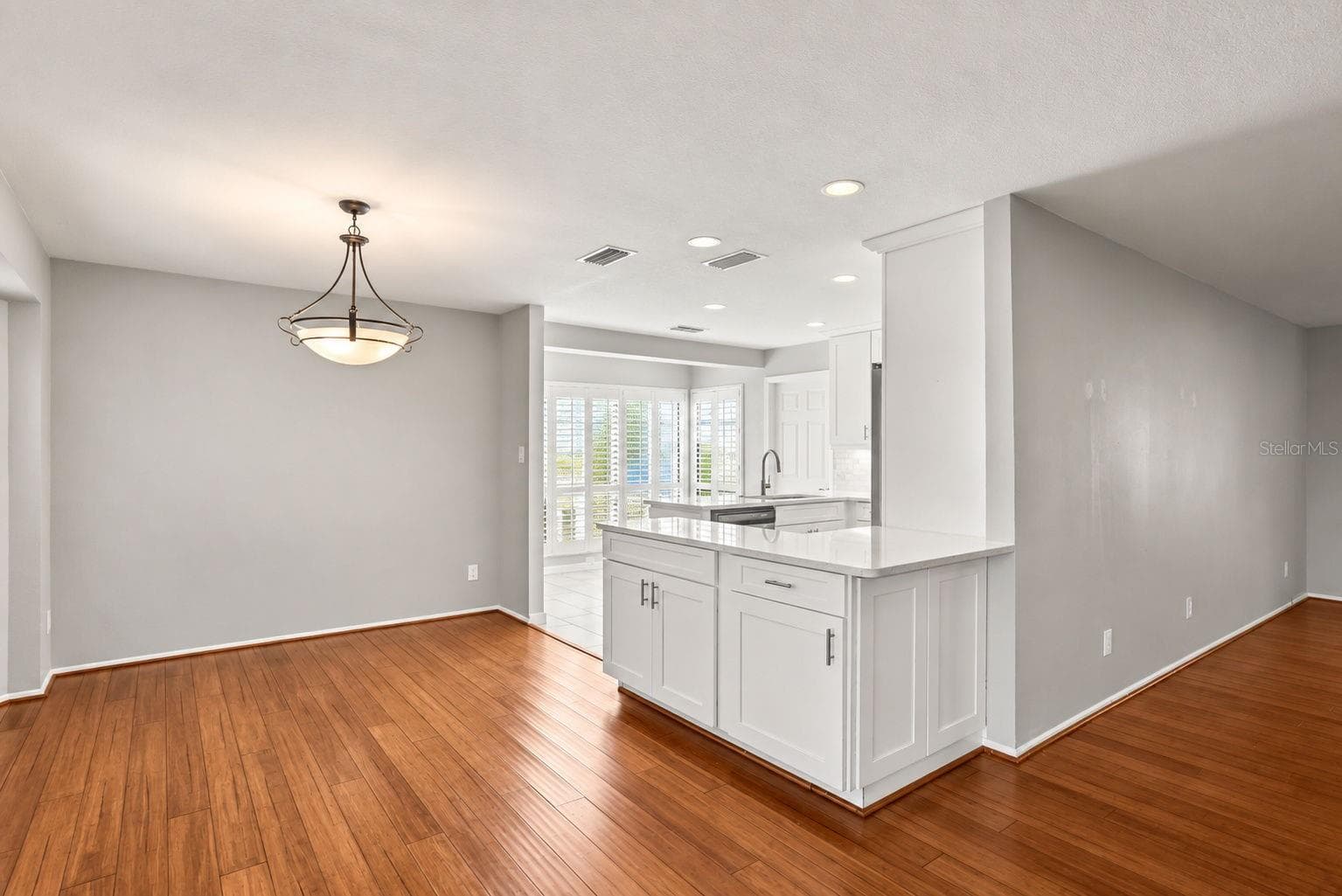 Villa at 913 SUTTON PL, PALM HARBOR, photo 11 of 71